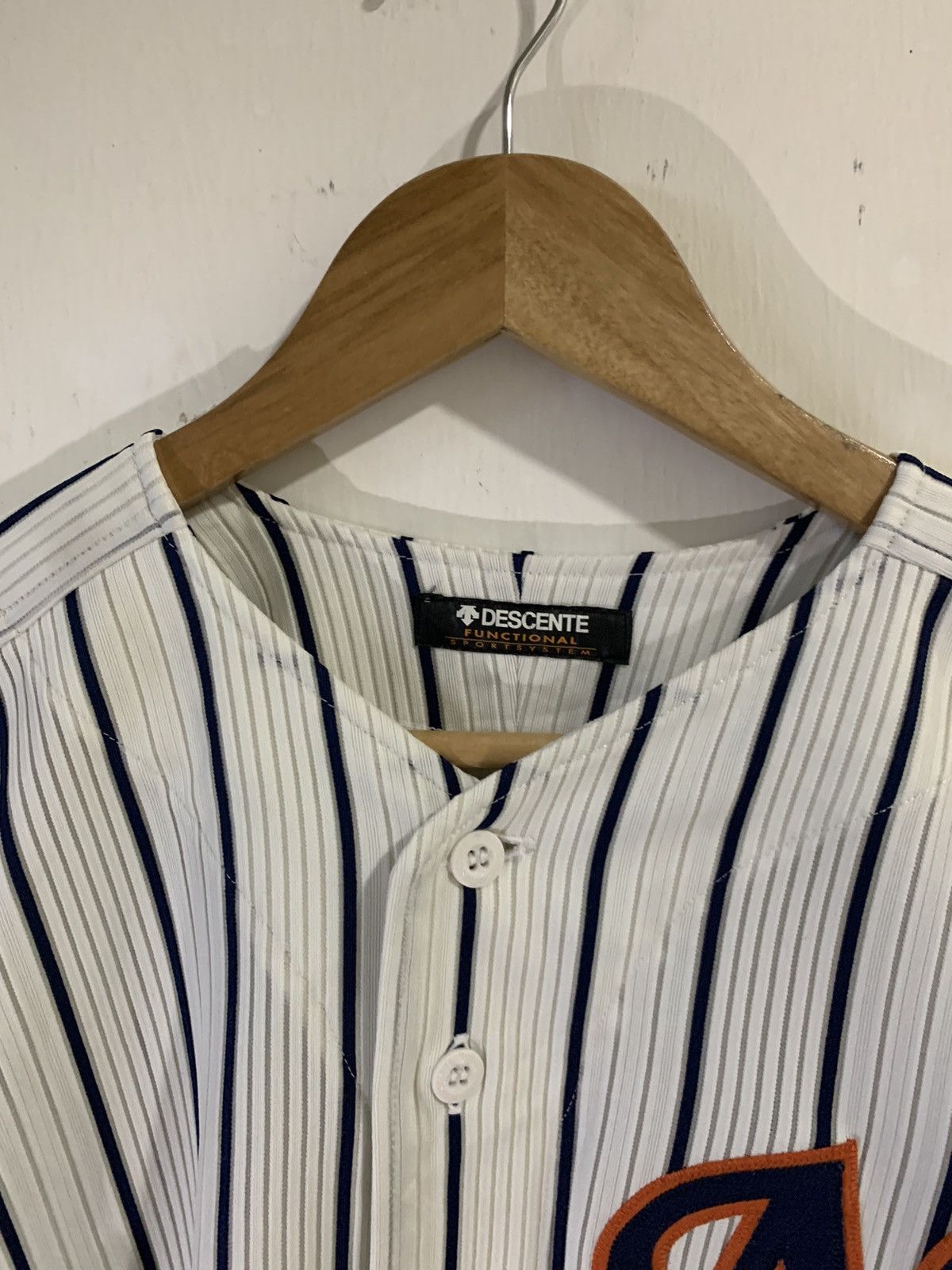 Descente Descente Baseball Japan Nakajima Jersey Size US M / EU 48-50 / 2 - 7 Thumbnail