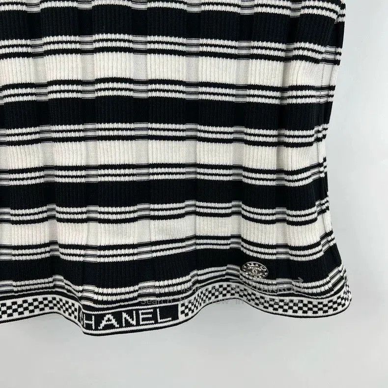 Chanel Chanel Black White Stripe Logo Knit Top. Size US M / EU 48-50 / 2 - 6 Thumbnail
