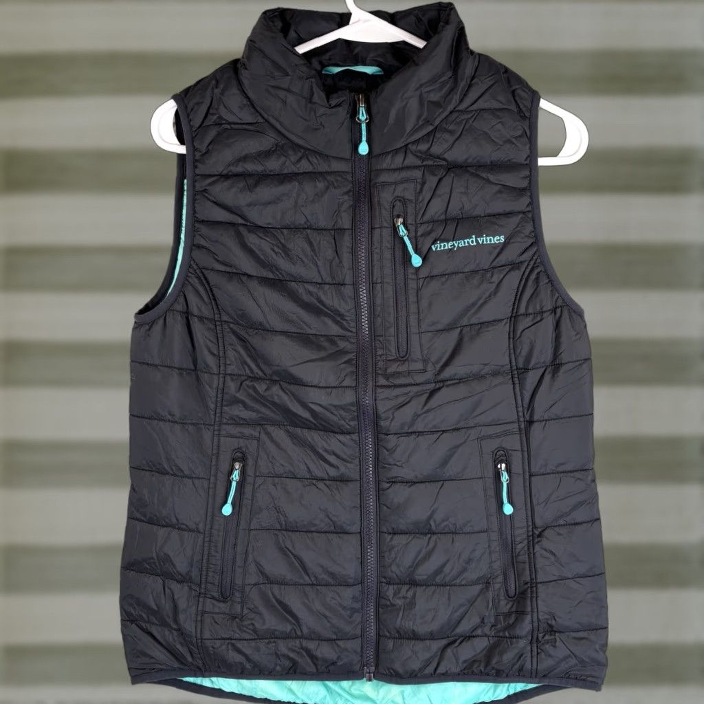 Vineyard Vines Vineyard Vines Vest Womens XS Black Teal Mountain Weekend Puffer Zip Pockets Jacket Coat Short Nylon Lining Zipper Size XS / US 0-2 / IT 36-38 - 1 Thumbnail