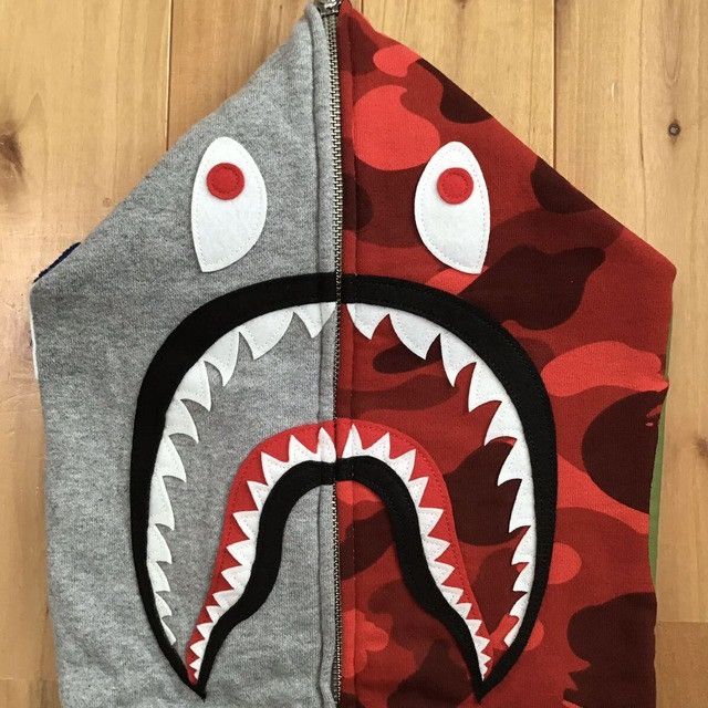Bape BAPE Grey x Red camo shark full zip hoodie a bathing ape Size US L / EU 52-54 / 3 - 3 Thumbnail