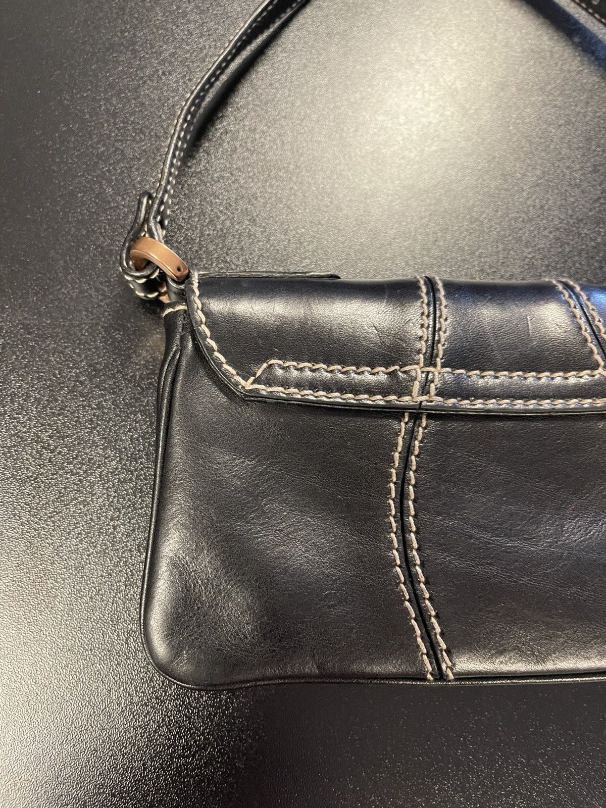 Gucci Vintage Black Leather GG Buckle Detail Shoulder Bag