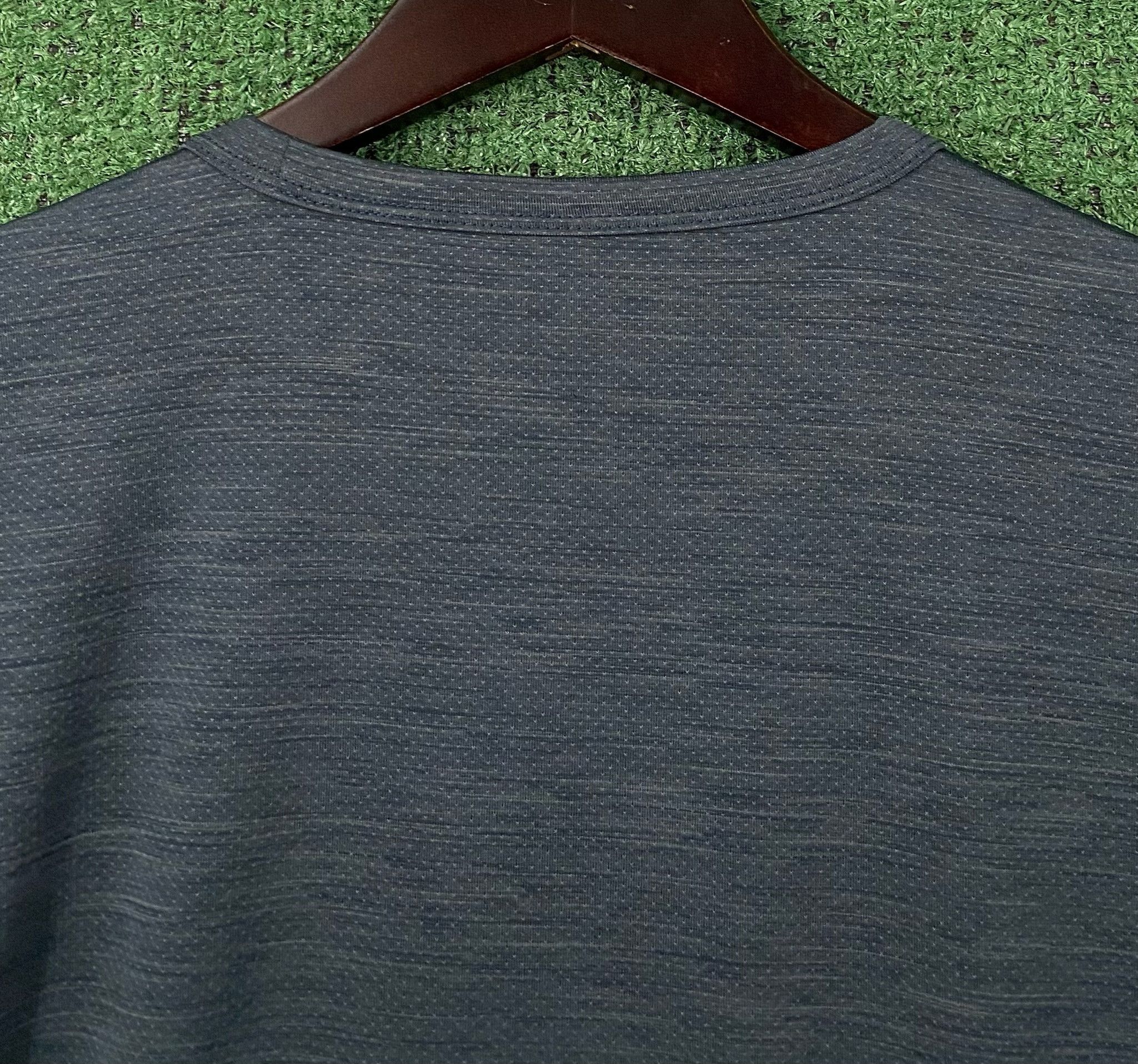 Vuori Vuori Zephyr Navy Performance Short Sleeve T-Shirt Small Size US S / EU 44-46 / 1 - 5 Thumbnail