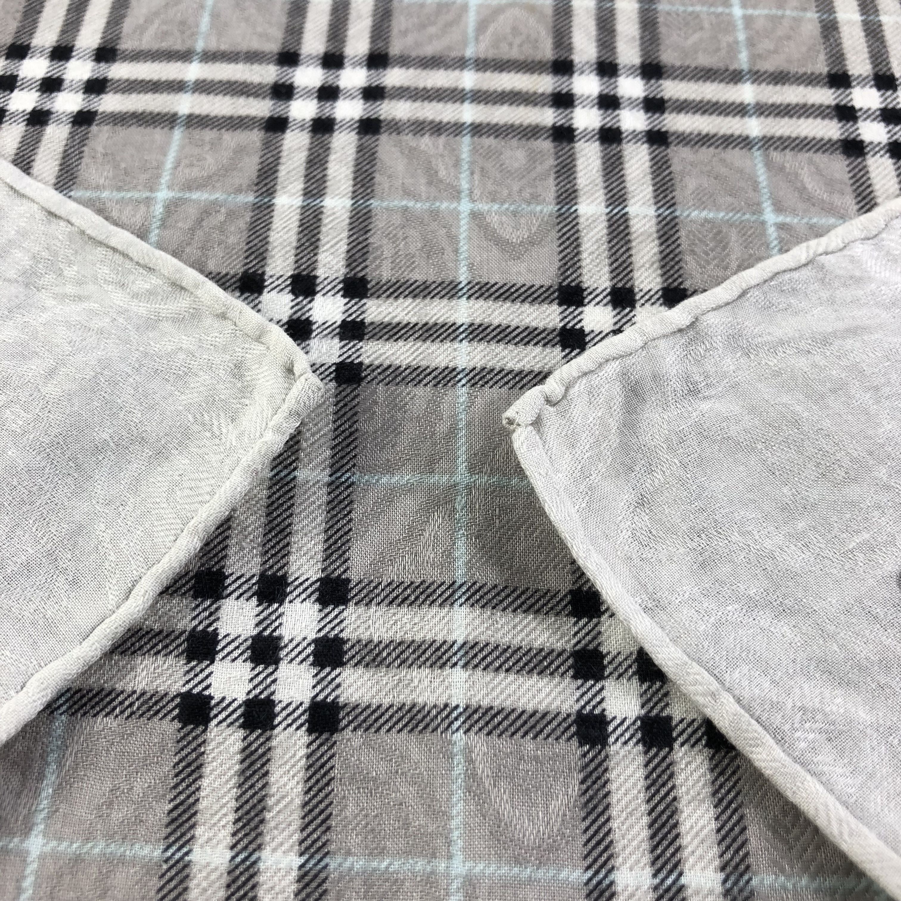 Burberry Burberry Hand Rolled Handkerchief Neckerchief Bandana H1722 Size ONE SIZE - 5 Thumbnail