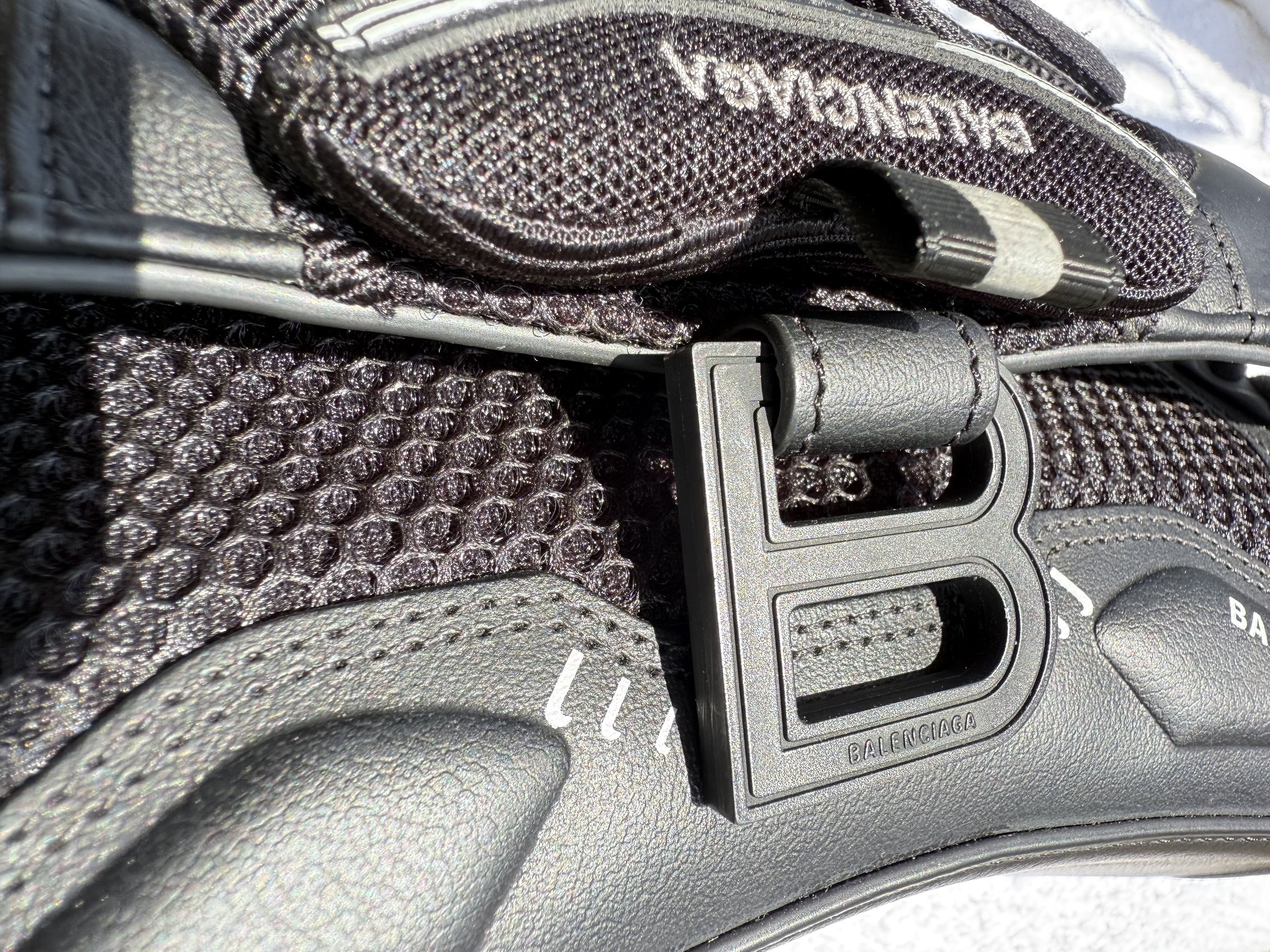 Balenciaga Balenciaga Sneaker Head Mesh Crossbody Size ONE SIZE - 13 Thumbnail