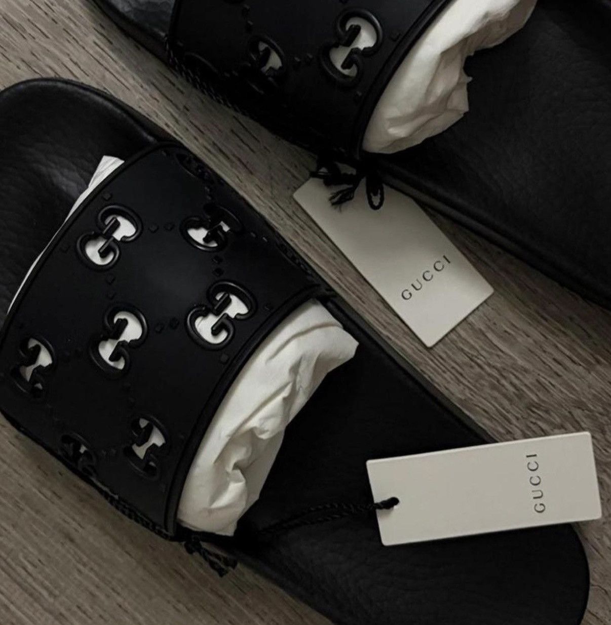 Gucci BLACK RUBBER GG GUCCI SLIDES Size US 5 / EU 37 - 5 Thumbnail