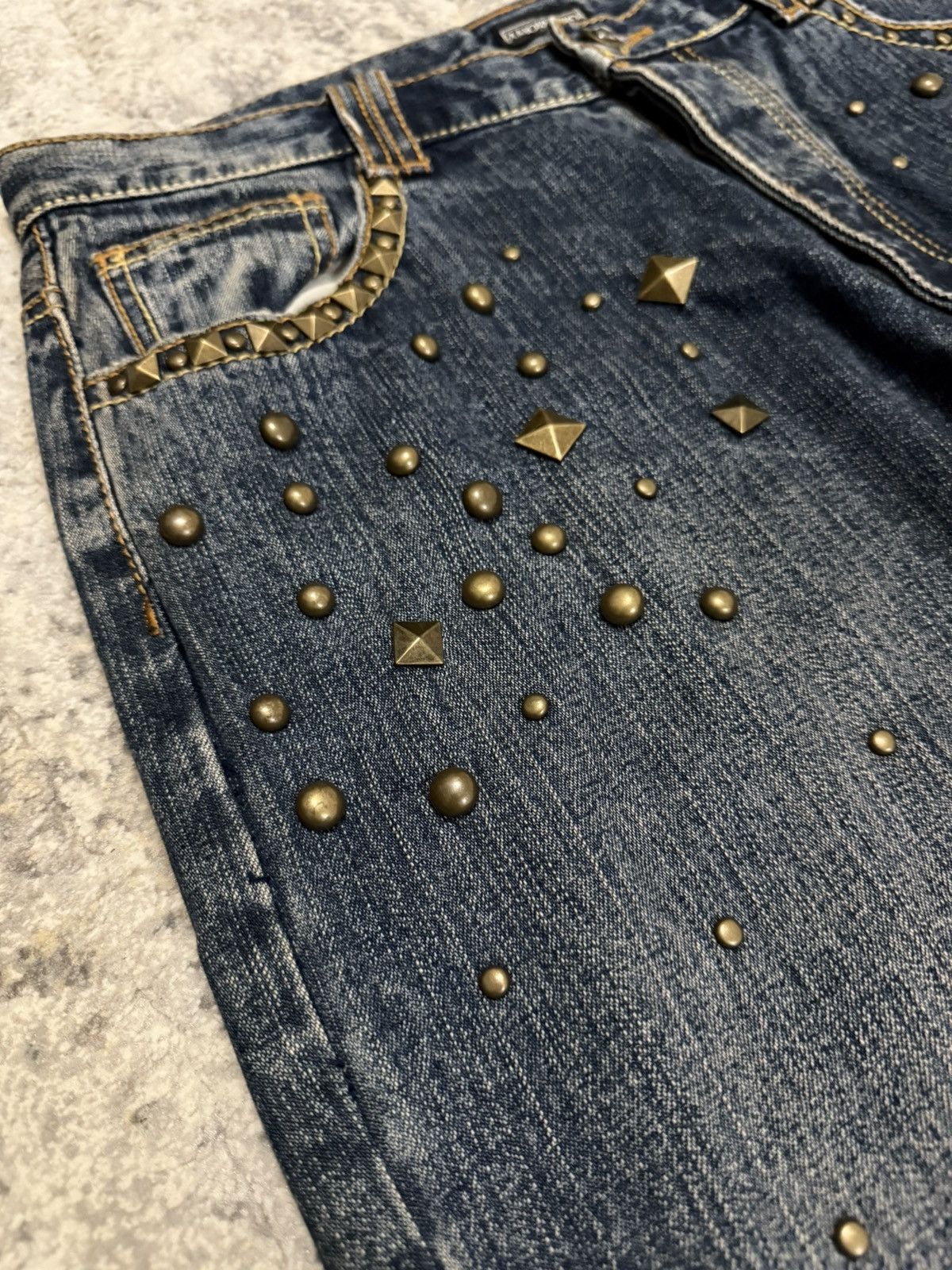 Japanese Brand Amore puro Artisanal Studded Distressed Baggy Jeans Size US 32 / EU 48 - 5 Thumbnail