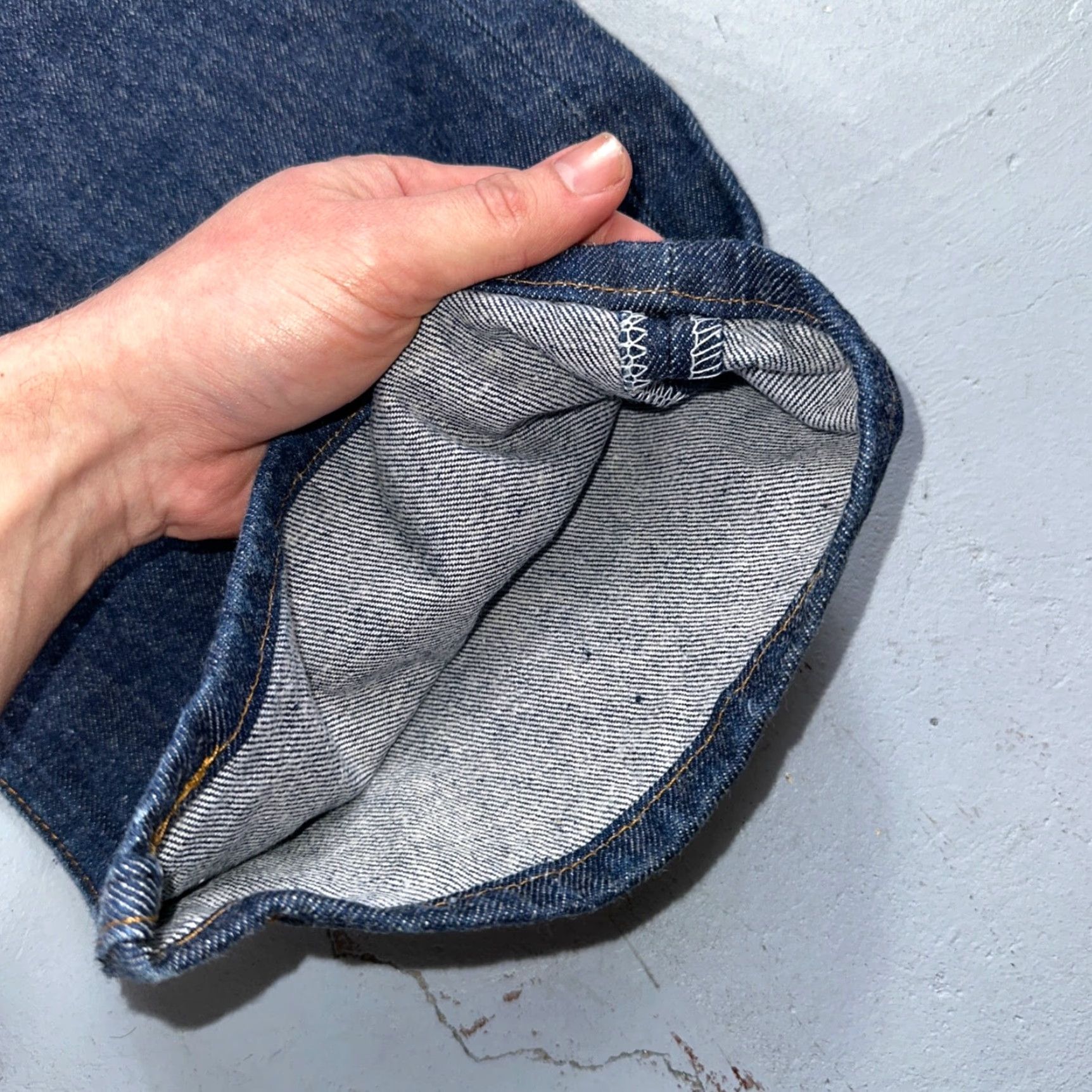 Levi's VINTAGE Levi's 501 Jeans Men's Straight Leg Dark Wash Cotton Denim 80s 90s Retro Classic 46x30 Size US 30 / EU 46 - 4 Thumbnail