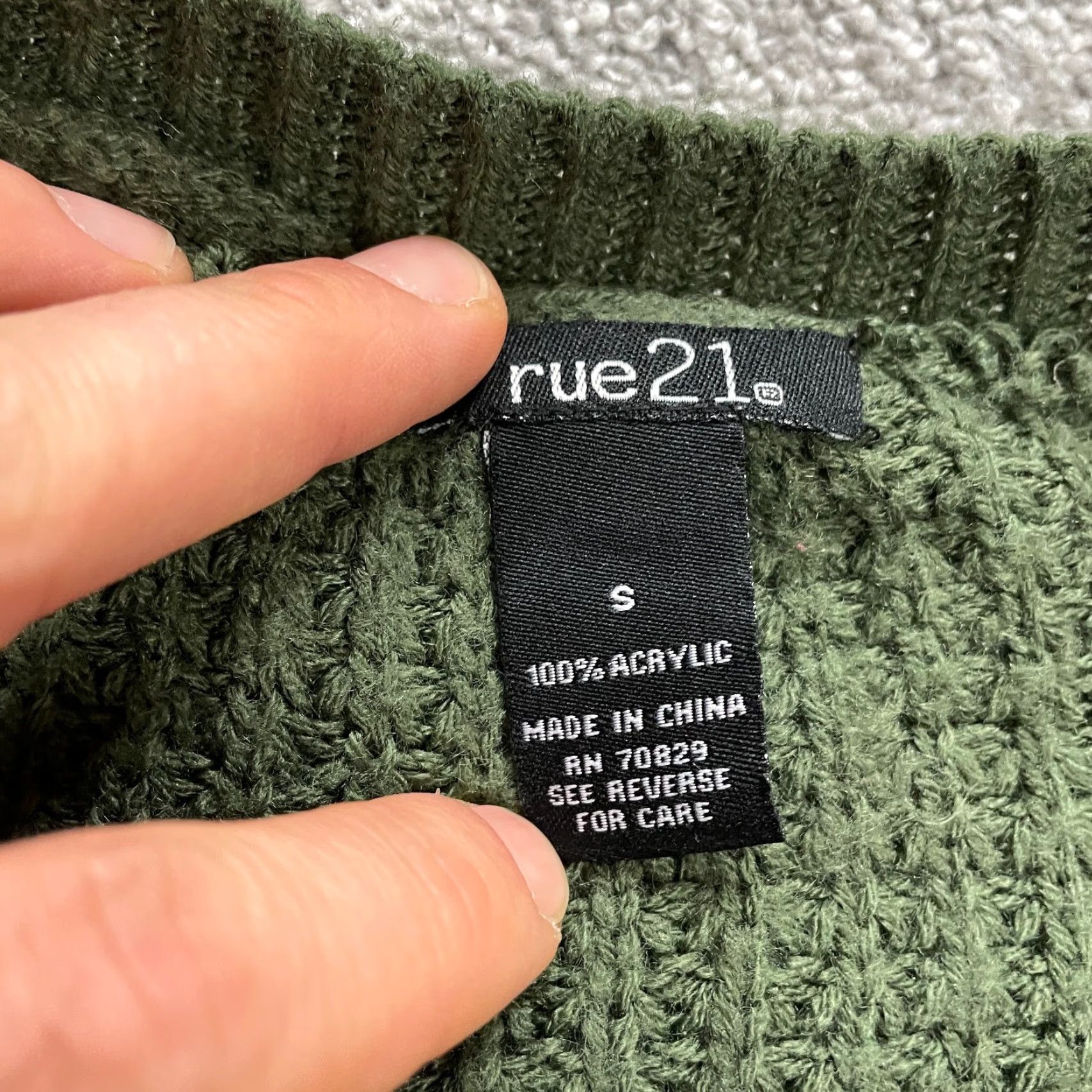 Vintage Rue 21 Acrylic Pullover Sweater Womens Small Moss Green Chunky Knit Round Neck Pullover Knit Solid Green Women's Sweater Size S Regular (Fall, Winter) Size S / US 4 / IT 40 - 5 Thumbnail