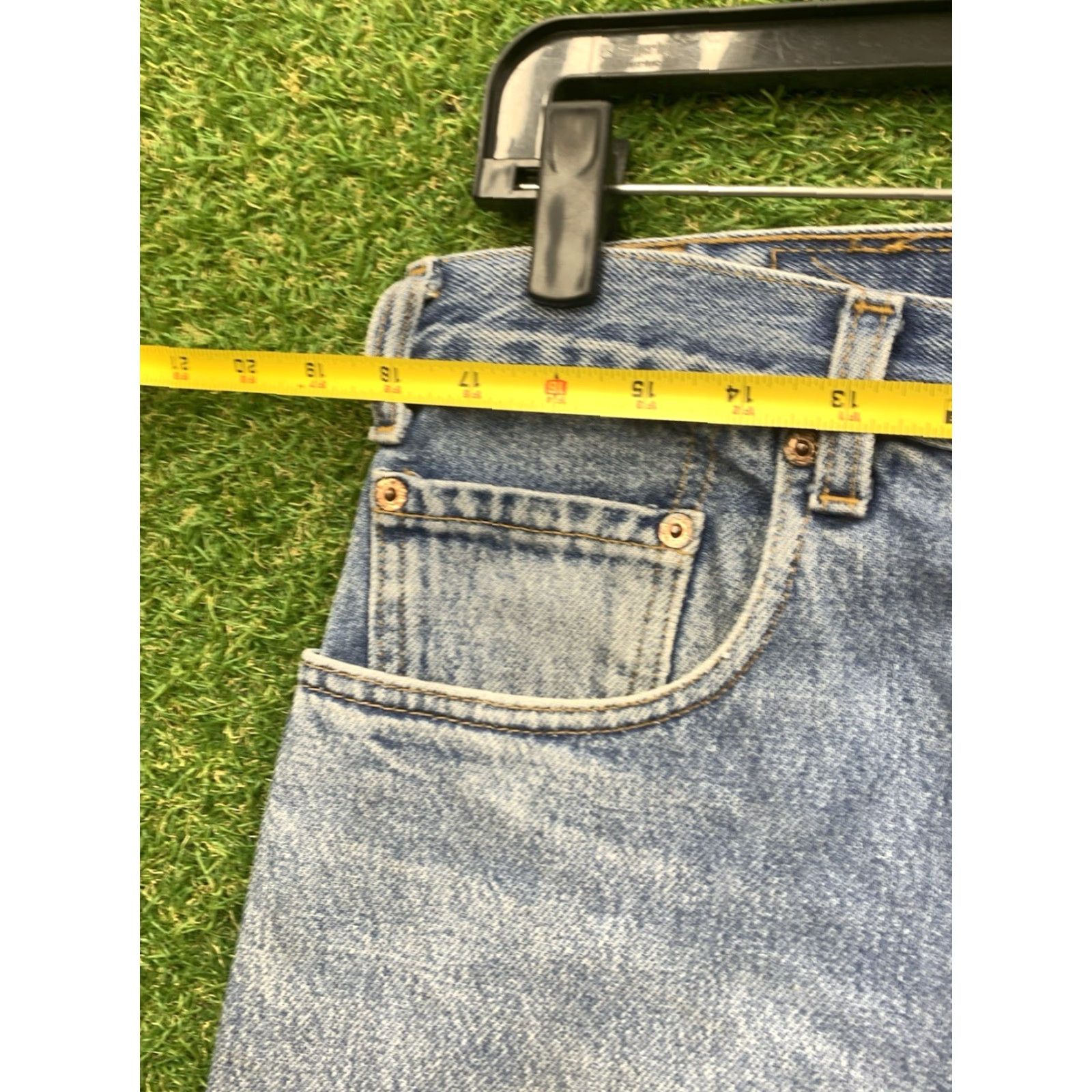 Levi's VINTAGE Levi's 560 Jeans Mens 36x32 Light Wash 90s Work Tapered Size US 36 / EU 52 - 6 Thumbnail