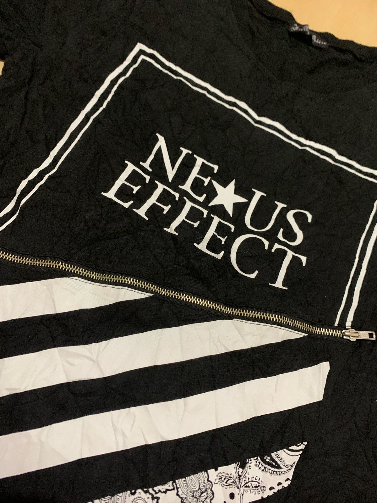 20471120 × In The Attic × Japanese Brand In the Attic Neus Effect Zipper Tshirt Size US L / EU 52-54 / 3 - 4 Thumbnail