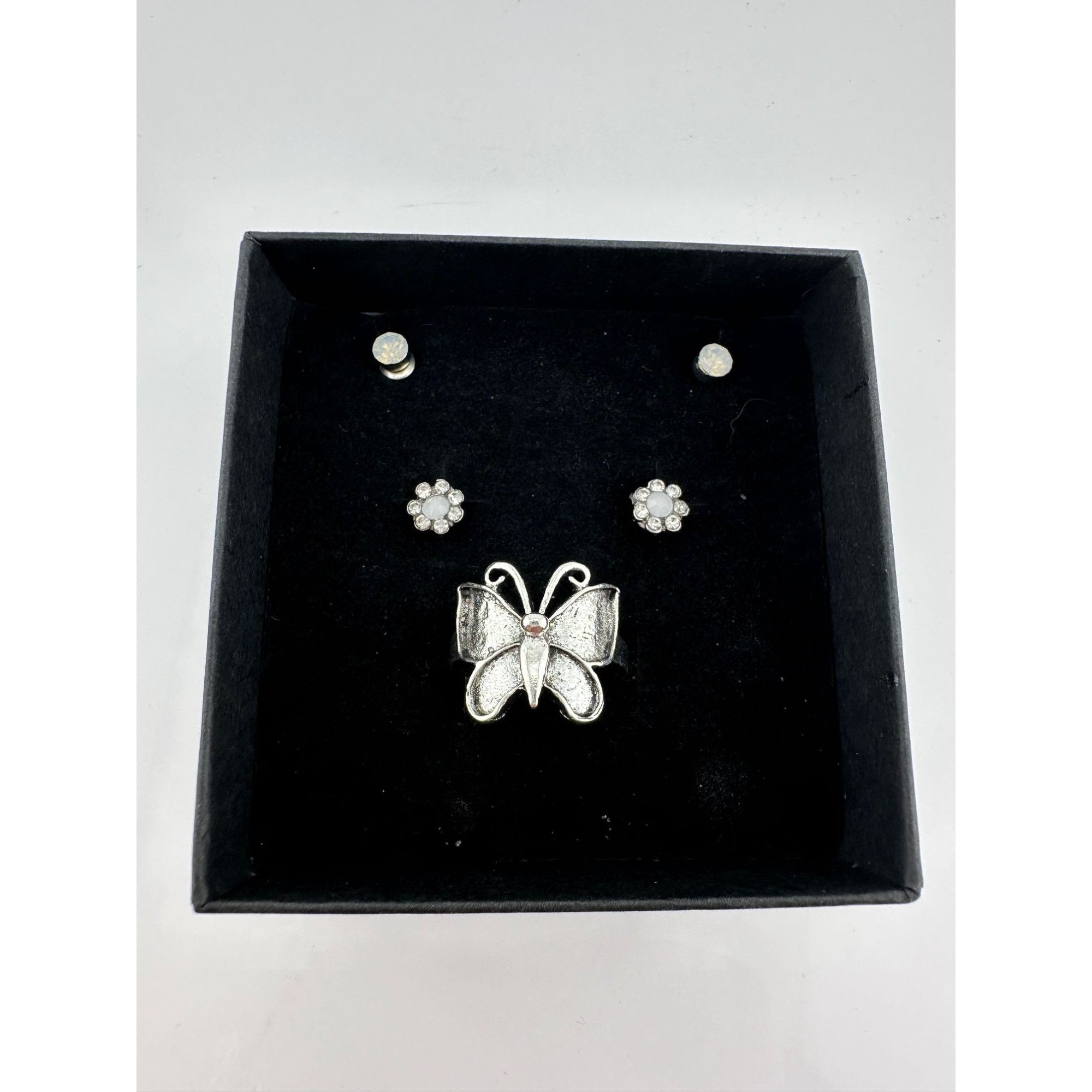 Other Beautiful .925 Sterling Silver Butterfly Ring (Size 7.5) wit Size ONE SIZE - 1 Thumbnail