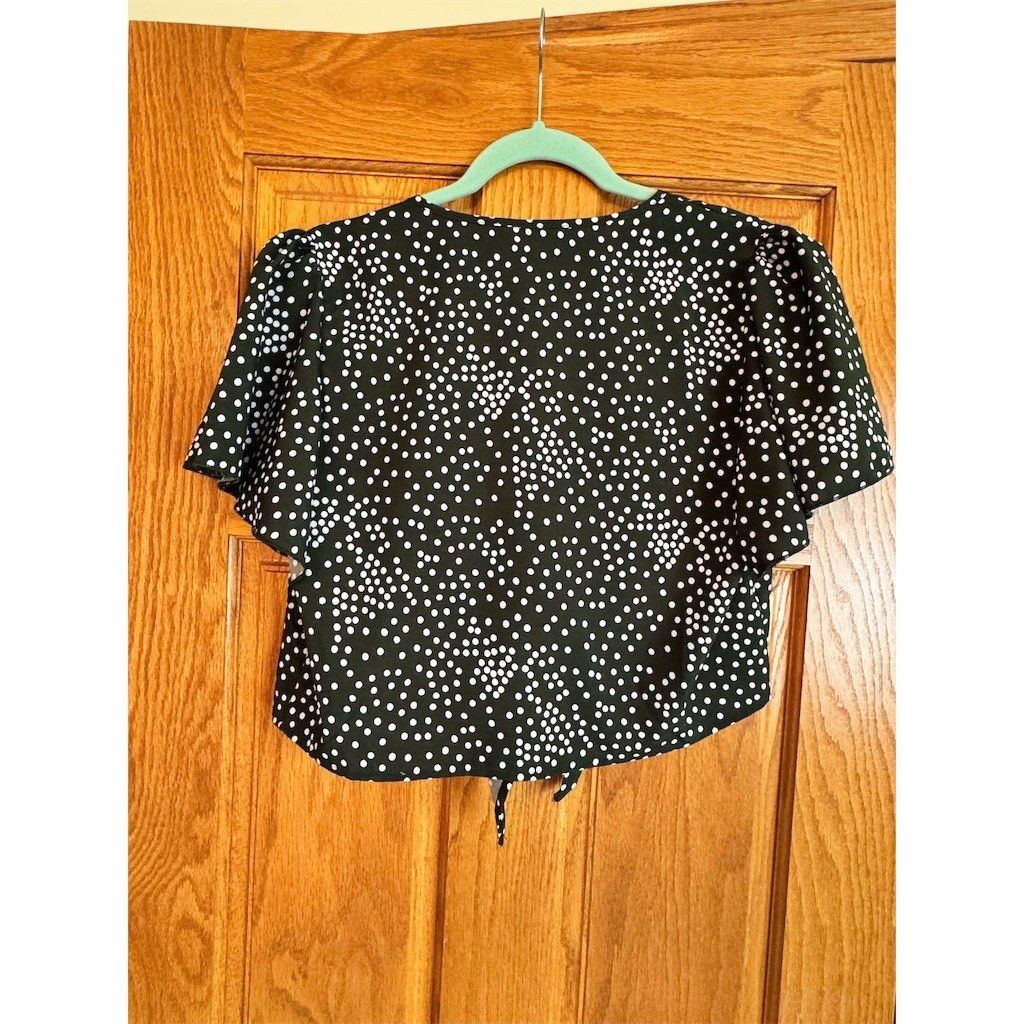 Shein SHEIN Blouse Womens Size M Green White Polka Dot Tie-Front Size M / US 6-8 / IT 42-44 - 3 Thumbnail
