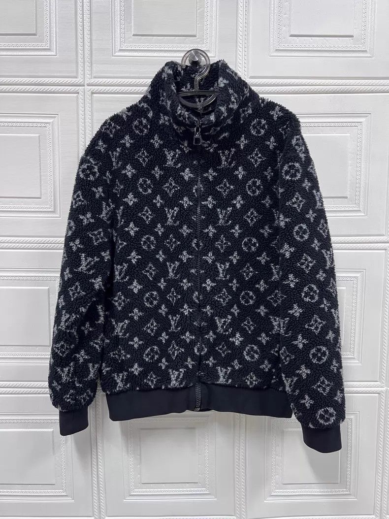 Louis Vuitton Louis Vuitton Black full logo lambswool jacket Size US S / EU 44-46 / 1 - 1 Thumbnail