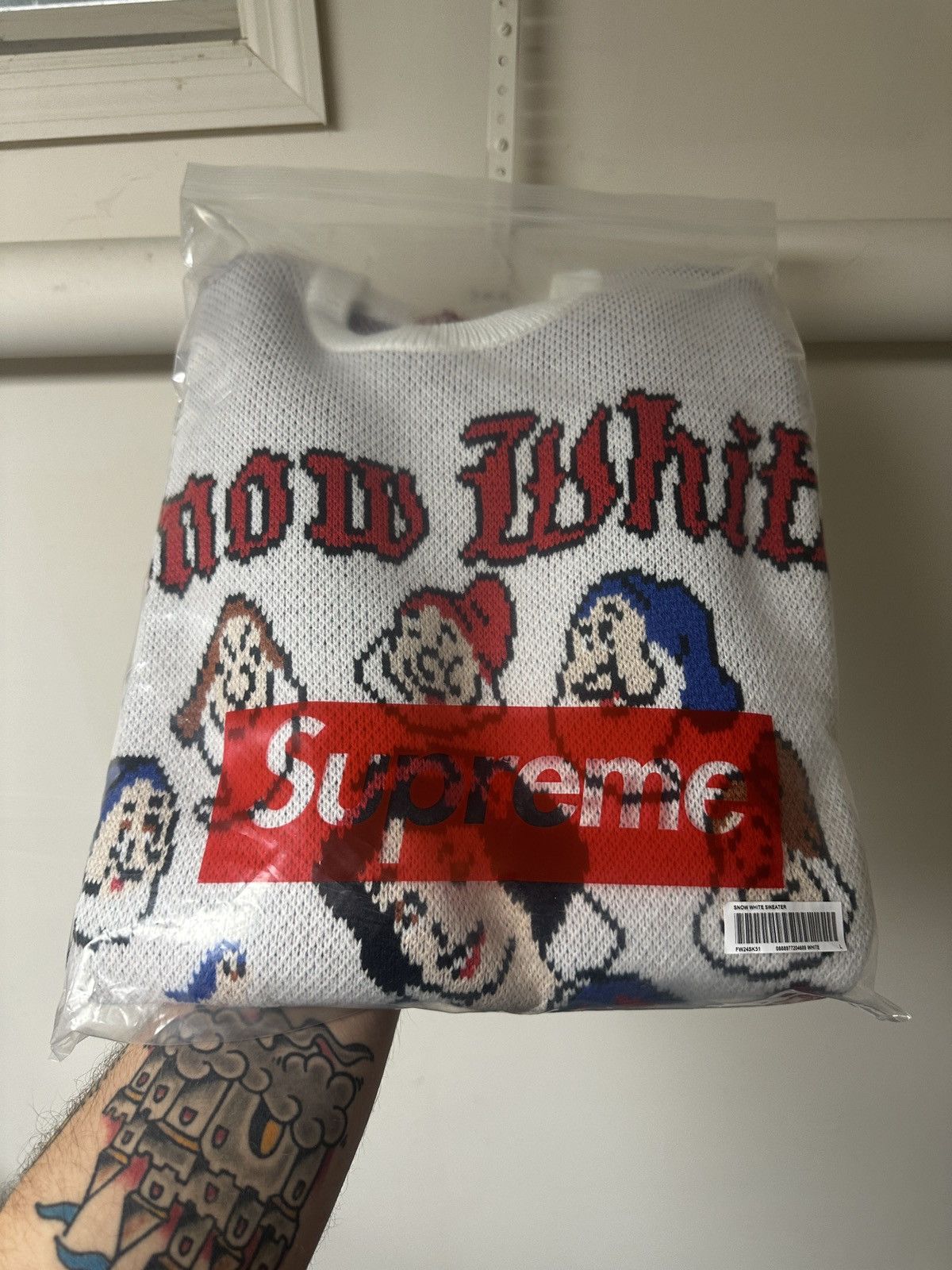 Supreme Supreme Snow White Sweater Size US L / EU 52-54 / 3 - 8 Thumbnail