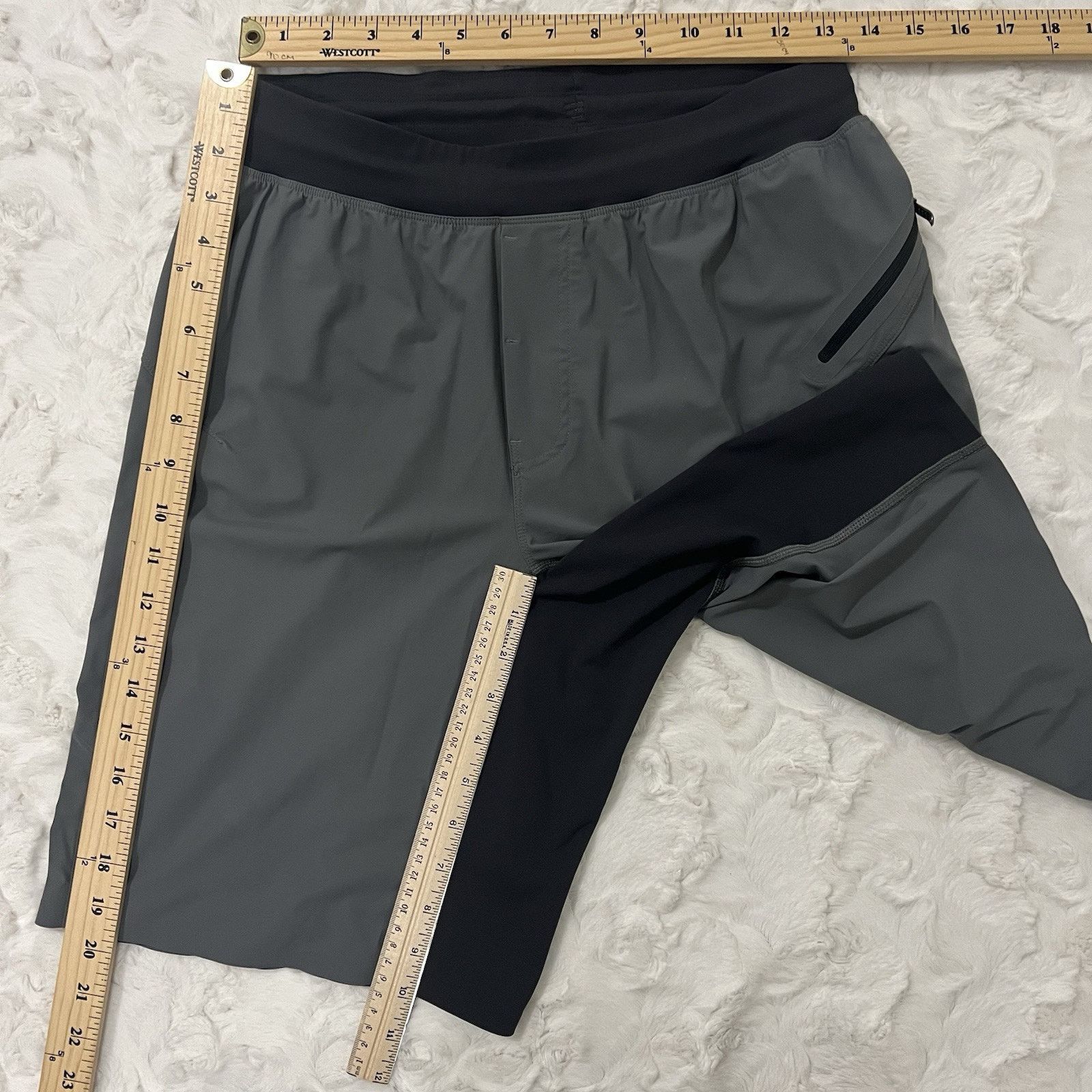 Lululemon Lululemon Shorts Mens Small Gray Black Pace Breaker Lined Size US 26 / EU 42 - 7 Thumbnail