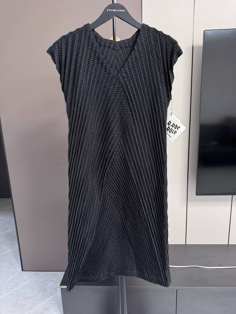 Issey Miyake Issey Miyake size:1 Black flower bud dress Size XS / US 0-2 / IT 36-38 - 1 Thumbnail