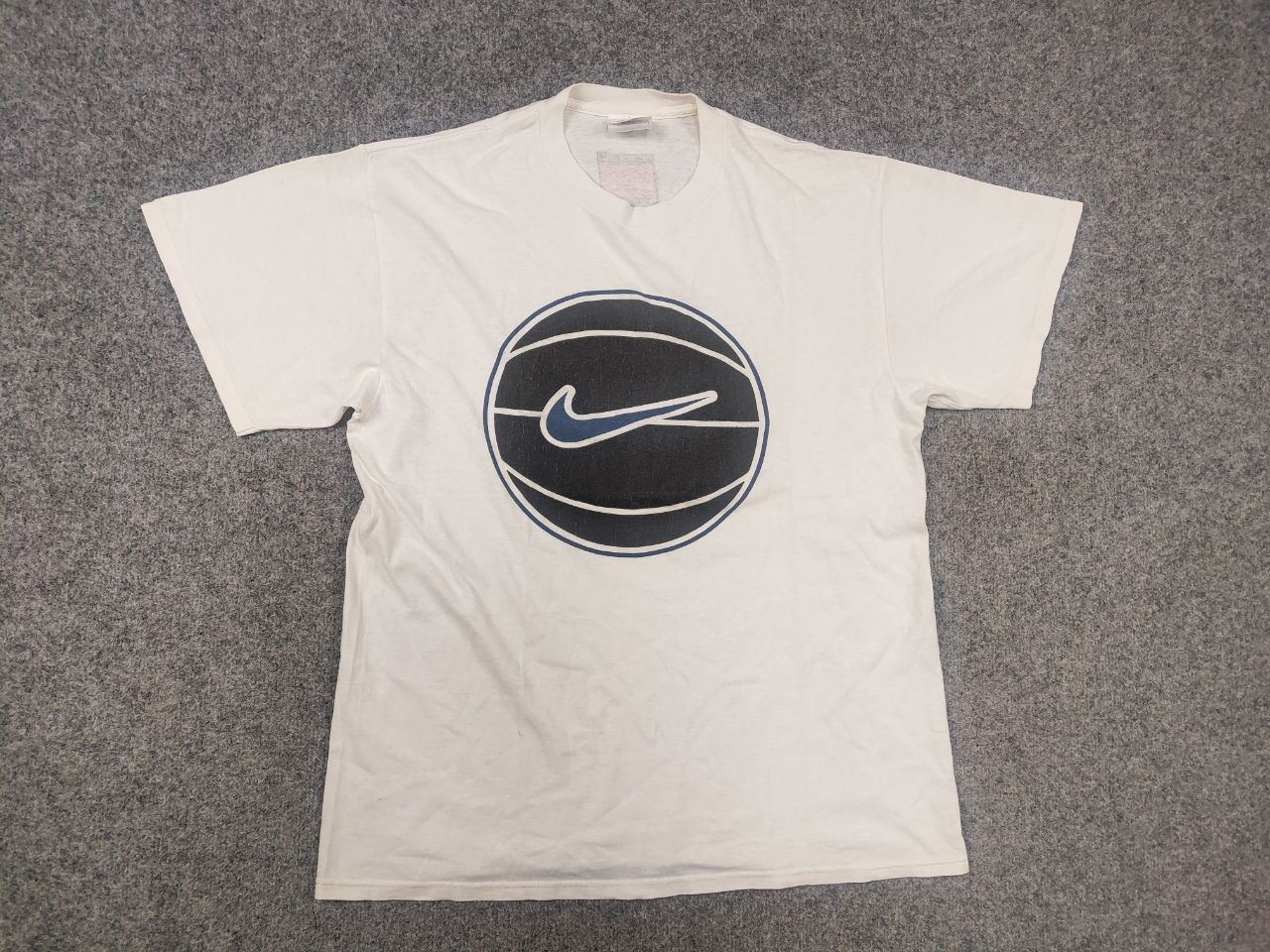 Nike Vintage 90's Nike Basketball Camp Center Swoosh Tee T-Shirt Size US M / EU 48-50 / 2 - 4 Thumbnail