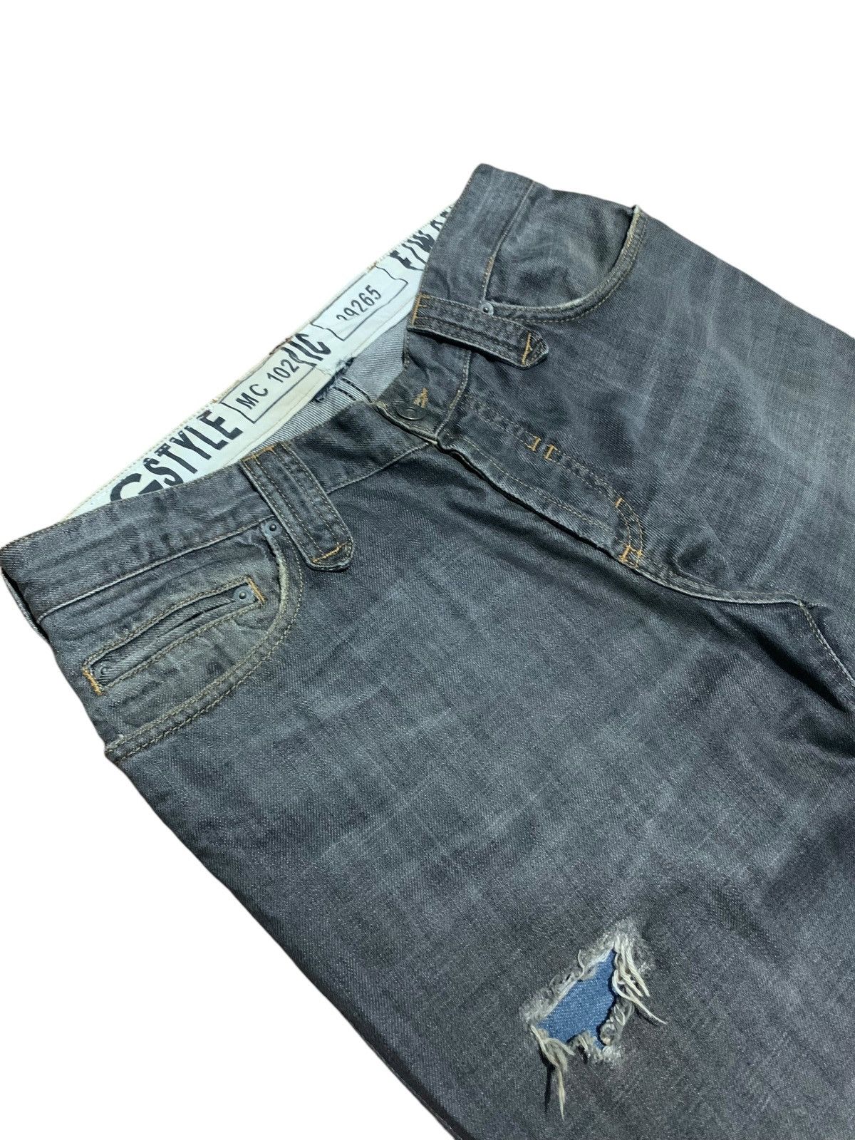 Dolce & Gabbana FW 05/06 Dolce & Gabbana ripped button fly jeans Size US 32 / EU 48 - 4 Thumbnail