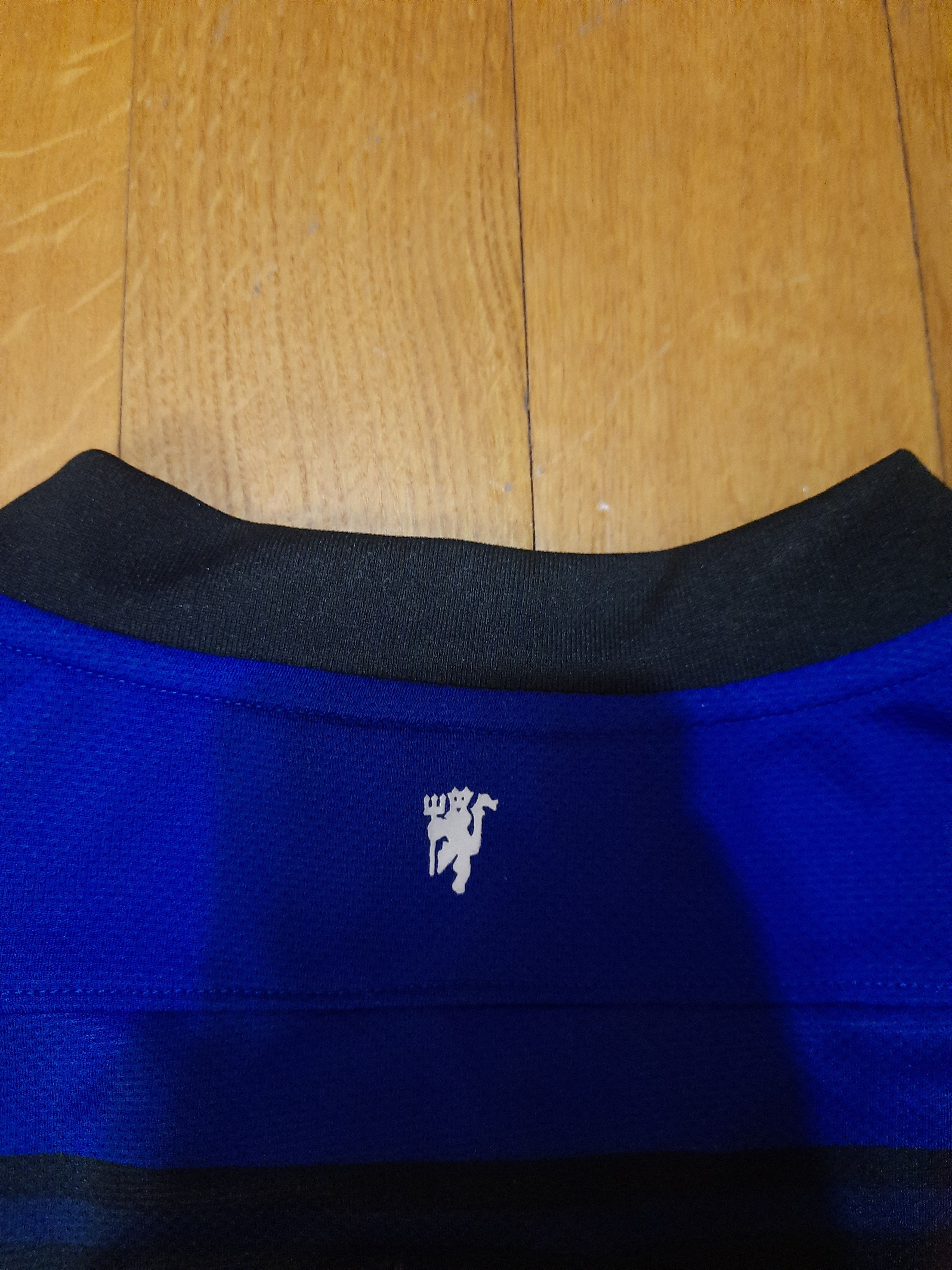 Other Manchester United Y2k 2006 Football Soccer Jersey Size US L / EU 52-54 / 3 - 4 Thumbnail