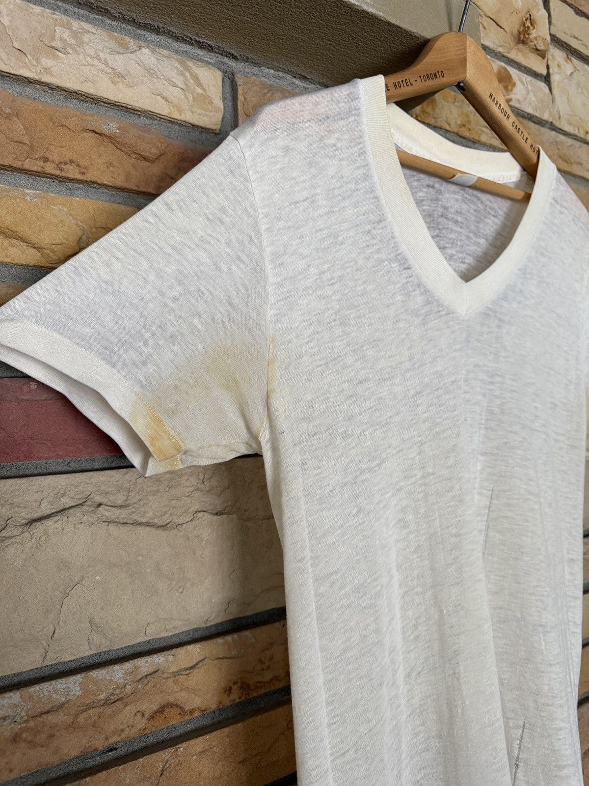 Vintage Vintage 70s JcPenney Paper Thin V-Neck Blank White Tee Size US M / EU 48-50 / 2 - 4 Thumbnail