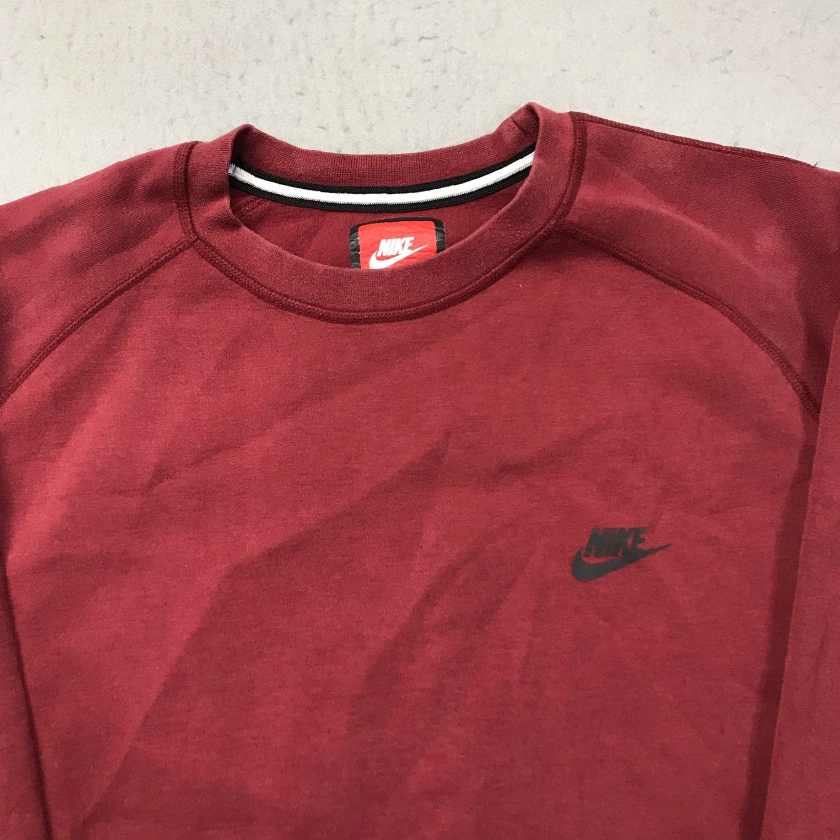 Nike Nike Sweatshirt Mens 2XL Black Red Fleece Crewneck Pullover Swoosh Logo Sportswear Nike Shoes? Size US XXL / EU 58 / 5 - 2 Thumbnail