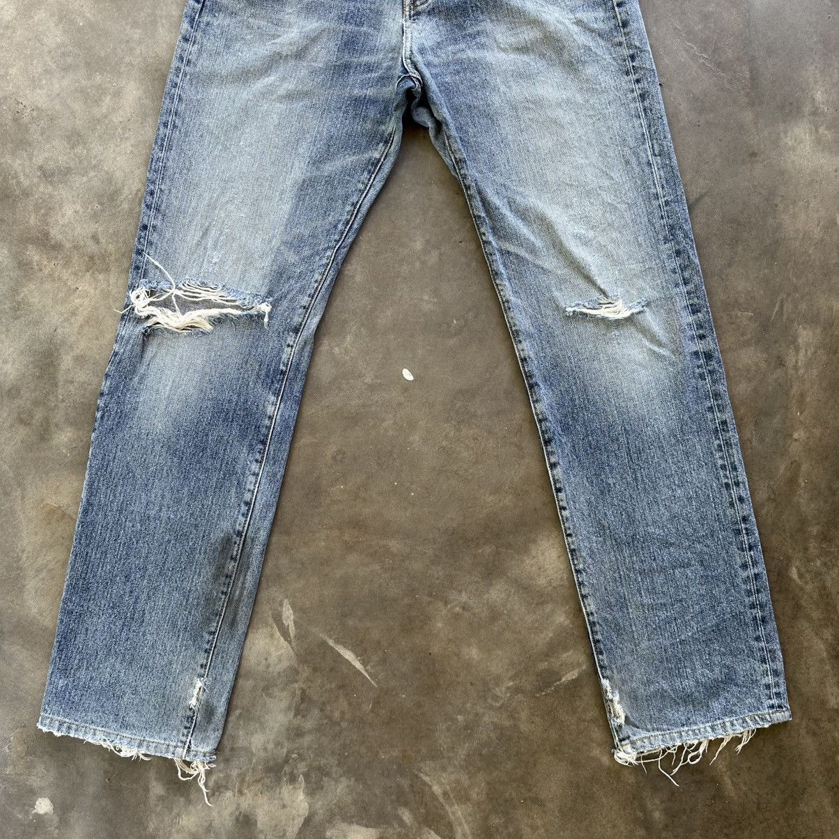 Japanese Brand Vintage Japanese Distressed Faded Denim Jean Pant W31 Size US 31 - 2 Thumbnail