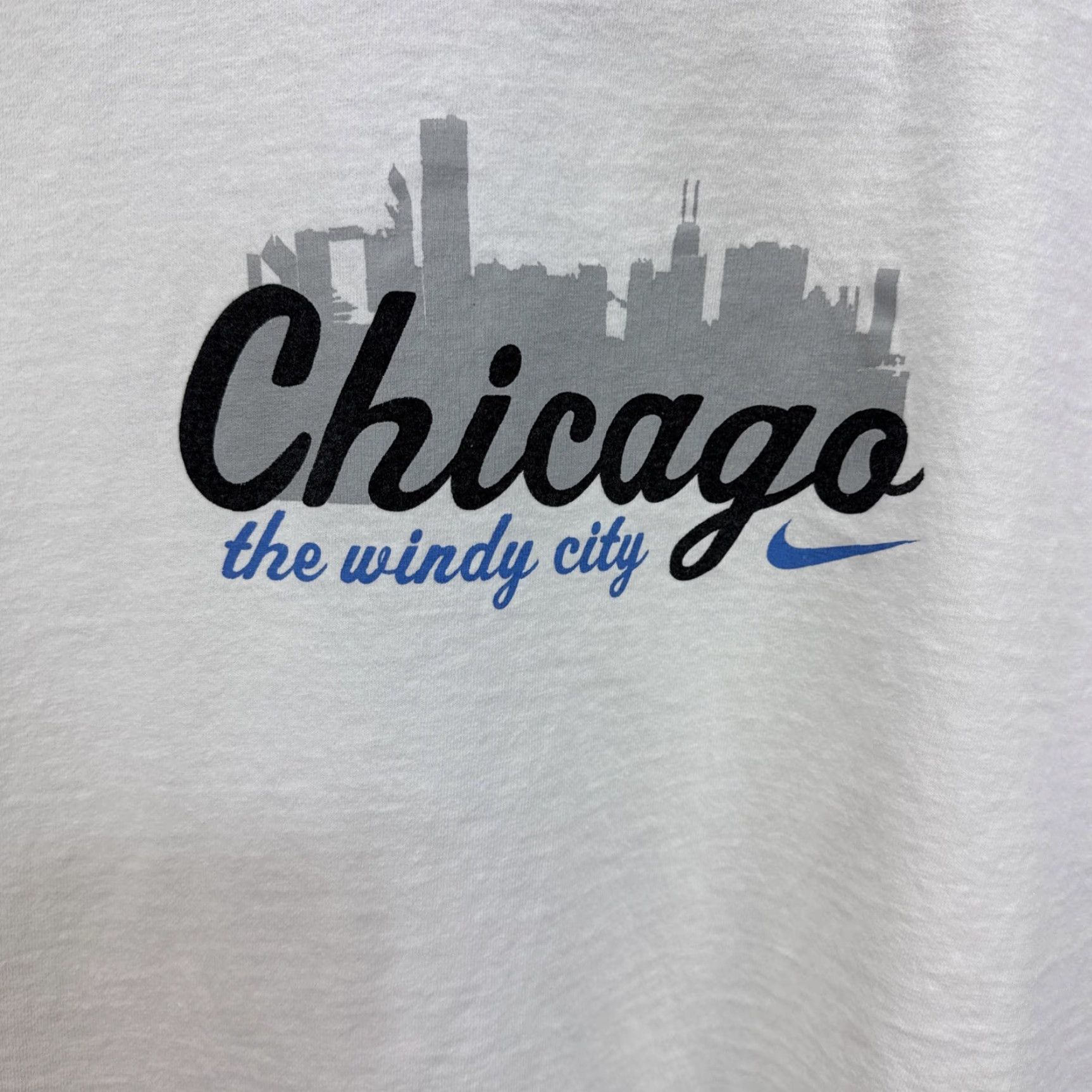 Nike VINTAGE Nike Chicago Skyline T SHIRT XL (2XL) White Nike Logo Just Do It City 90s Mens Shirt Size US XXL / EU 58 / 5 - 2 Thumbnail