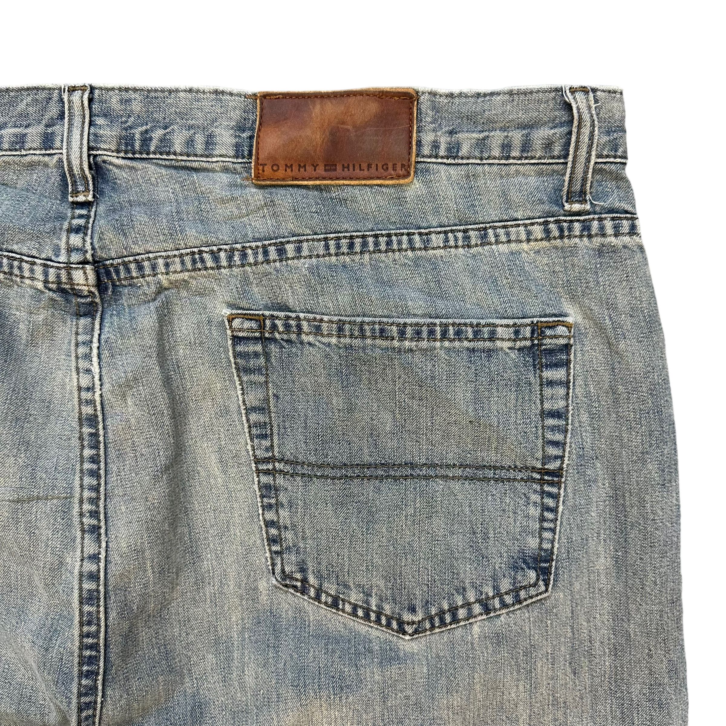 Tommy Hilfiger TOMMY HILFIGER CLASSIC FIT LIGHT WASH DENIM PANTS #7455-147 Size US 43 - 14 Thumbnail