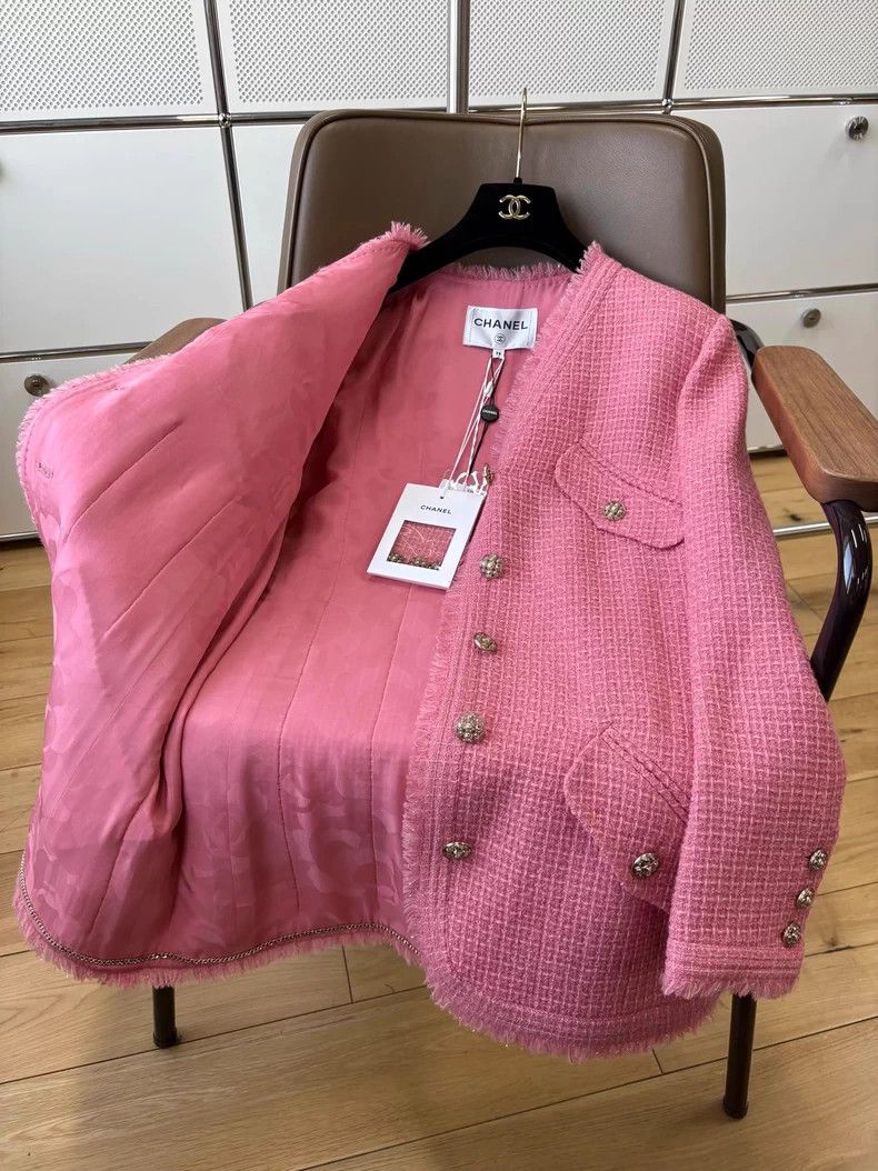 Chanel Chanel 20A pink V-neck four-pocket tassel edge rose gold b Size XS / US 0-2 / IT 36-38 - 5 Thumbnail