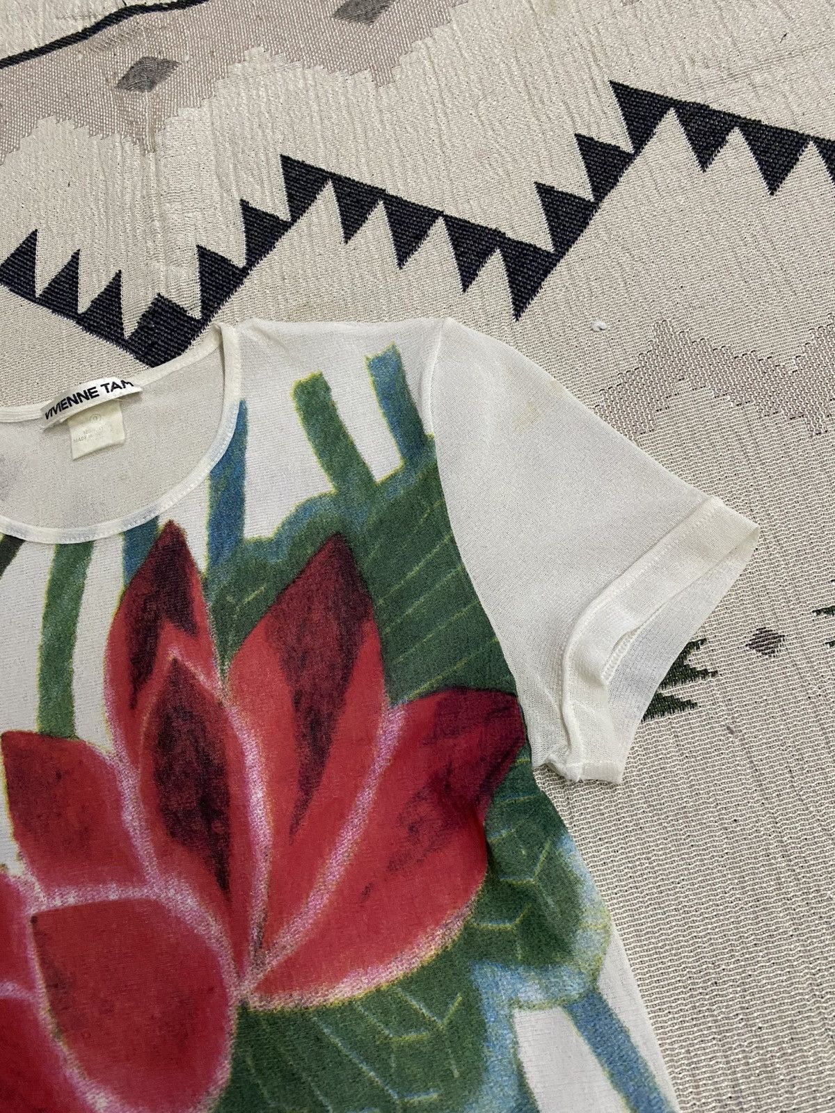 Vivienne Tam 90s VIVIENNE TAM RED LOTUS SHORT SLEEVE SHIRT Size S / US 4 / IT 40 - 5 Thumbnail