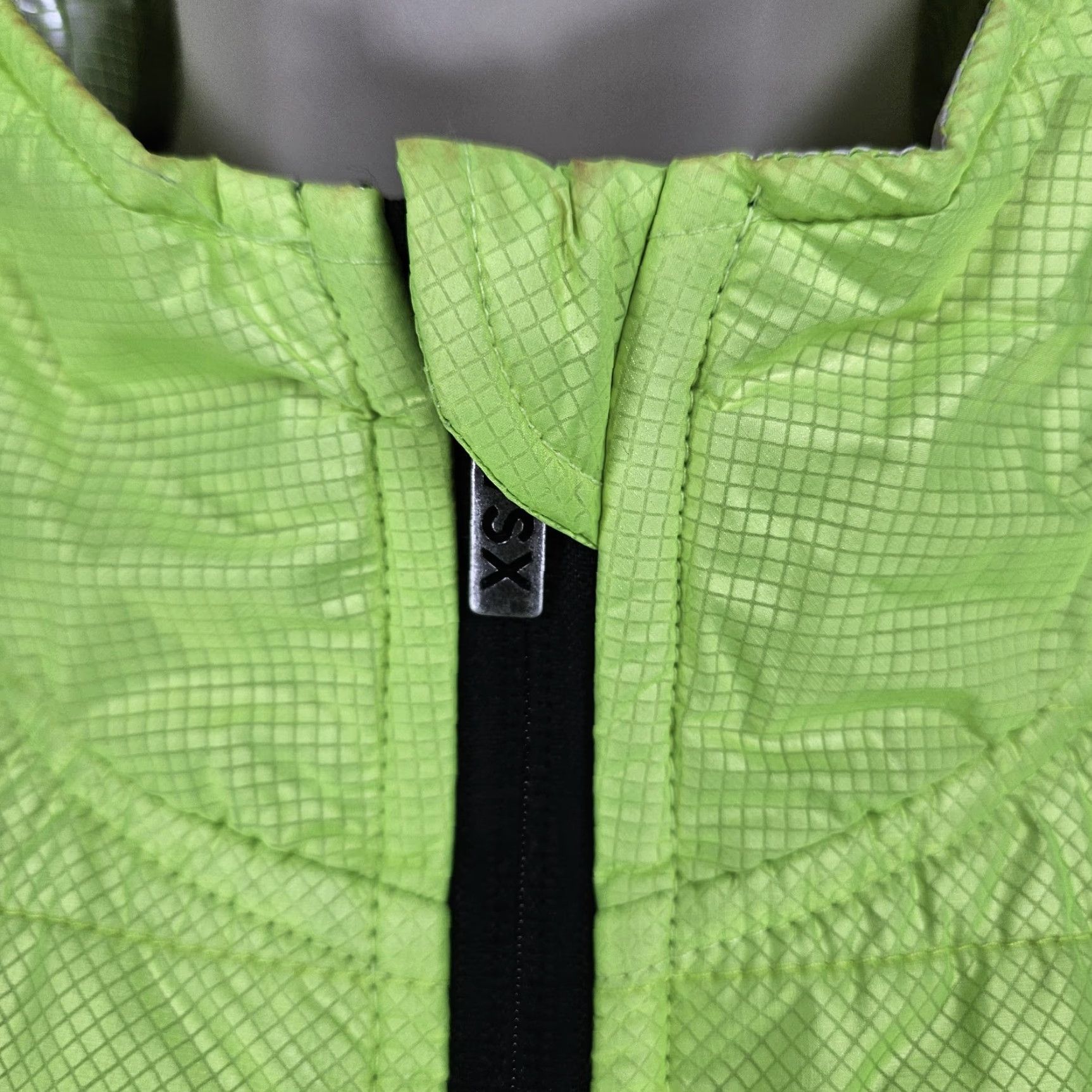 Victoria's Secret Victoria's Secret Green Thermo Lite Pro Zip Vest Jacket Sleeveless L Women Size L / US 10 / IT 46 - 6 Thumbnail