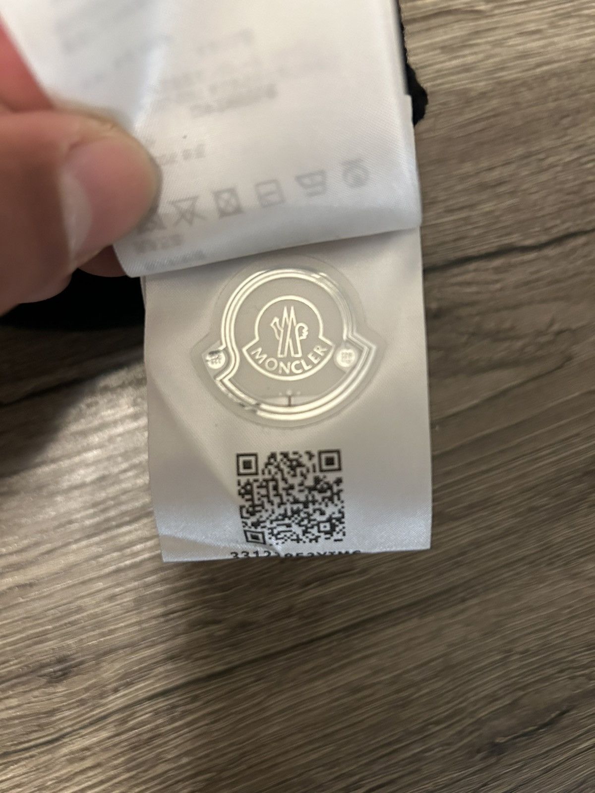 Moncler Black Moncler beanie asking 275 obo Size ONE SIZE - 7 Thumbnail