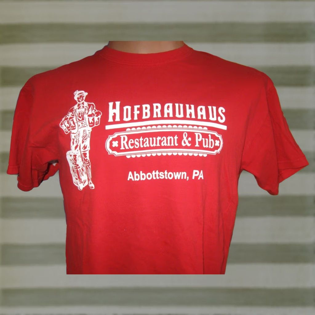 Gildan VINTAGE Hofbrauhaus Restaurant & Pub vtg T Shirt Men's LRG Red Gildan Cotton Graphic Print Beer City Music Patriotic 90s Mens Size US L / EU 52-54 / 3 - 1 Thumbnail