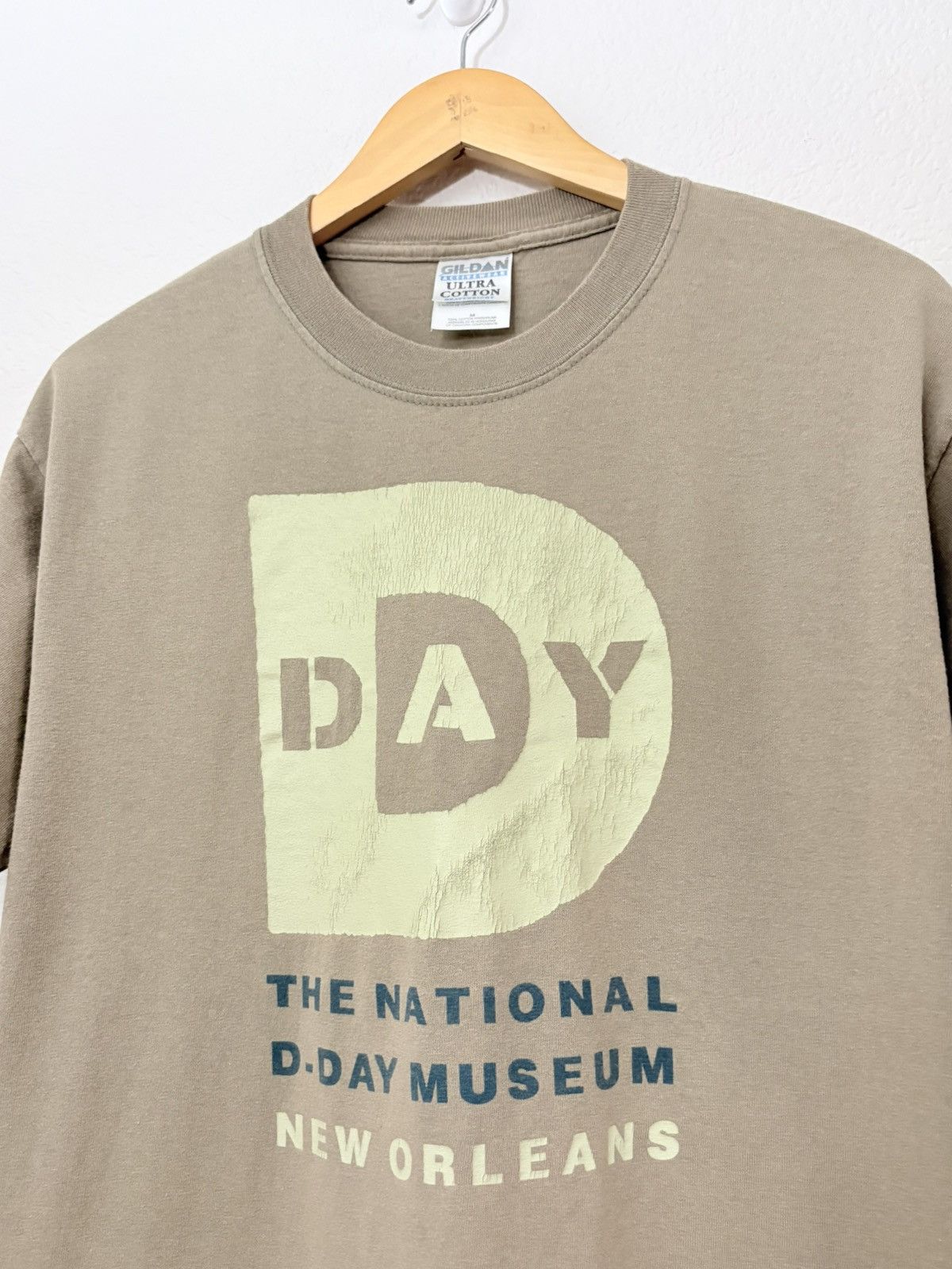 Vintage 00’s D-Day Museum New Orleans Vintage Faded Tan Tee Shirt Size US L / EU 52-54 / 3 - 2 Thumbnail