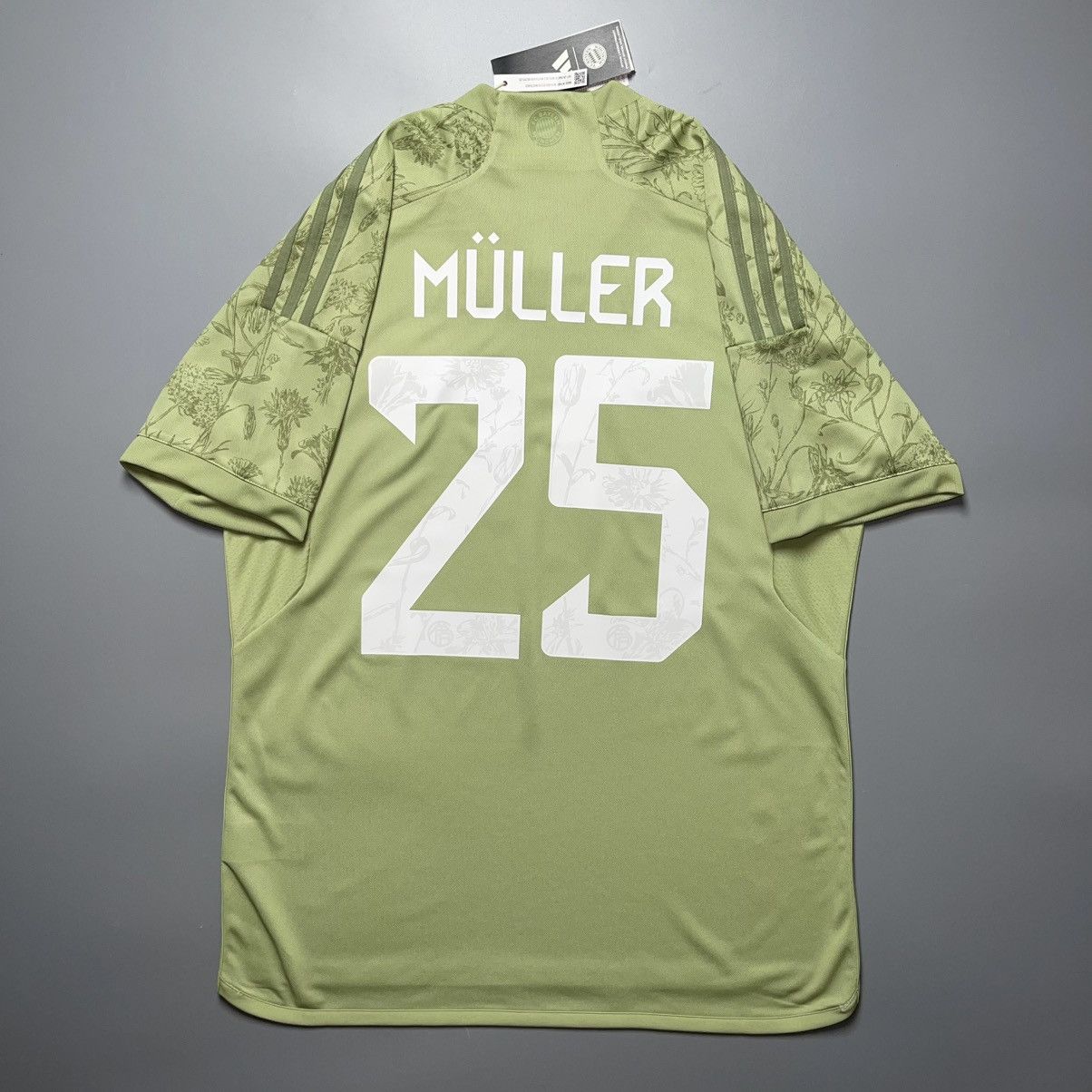 Adidas BAYERN ADIDAS 2023/2024 SOCCER OKTOBERFEST JERSEY #25 MULLER Size US L / EU 52-54 / 3 - 1 Thumbnail