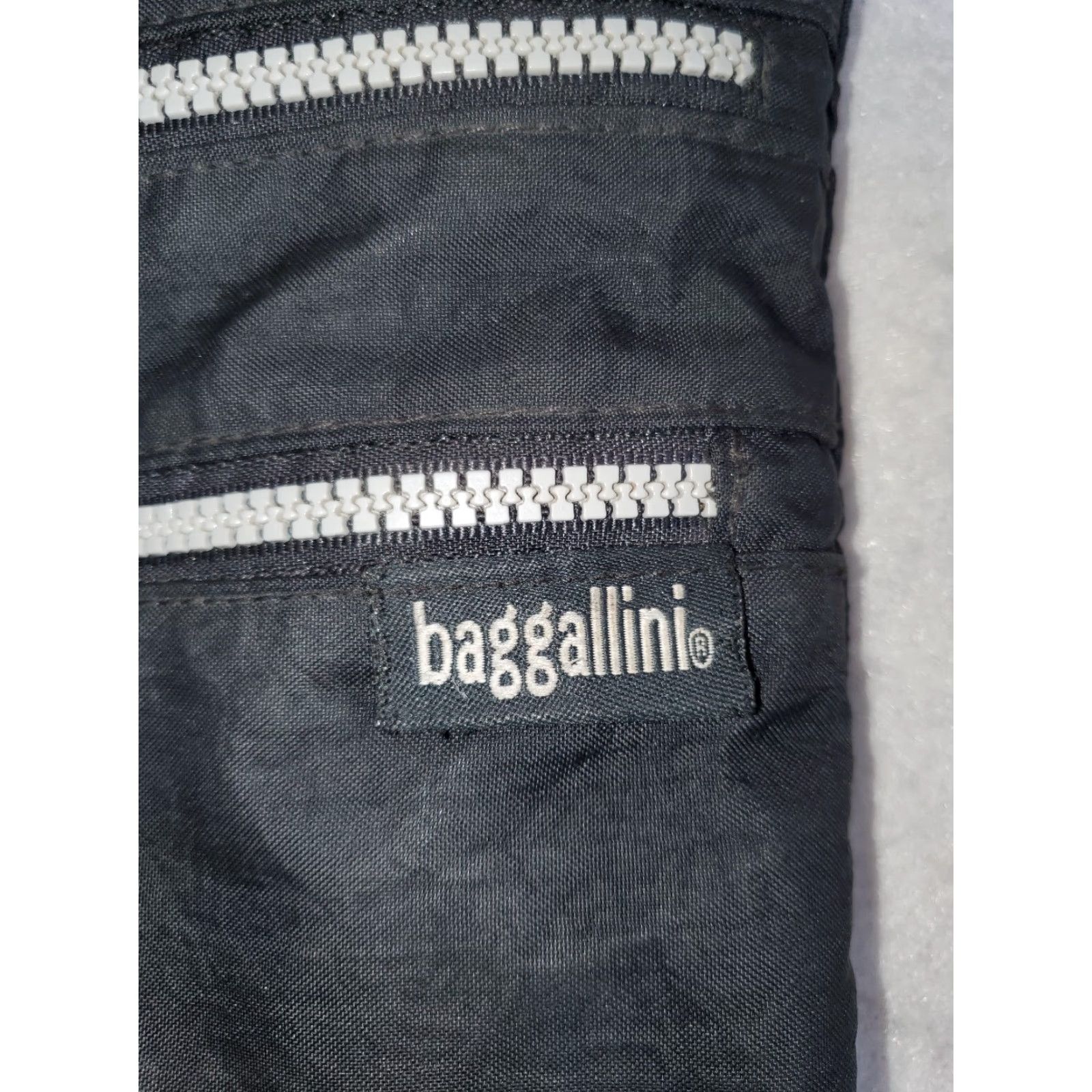 Vintage Baggallini Signature Crossbody Bag - Black Nylon w/ Beige Lining - 3 Compartment - Women - Medium - Travel Casual Business Size ONE SIZE - 3 Thumbnail