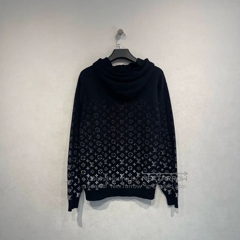 Louis Vuitton Louis Vuitton Gradient logo full-print hooded sweatshirt Size US XL / EU 56 / 4 - 2 Thumbnail