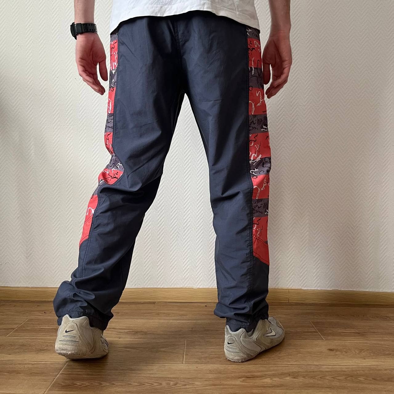 Reebok × Vintage Retro Vintage Reebok Nylon Baggy Trackpants Size US 32 / EU 48 - 8 Thumbnail
