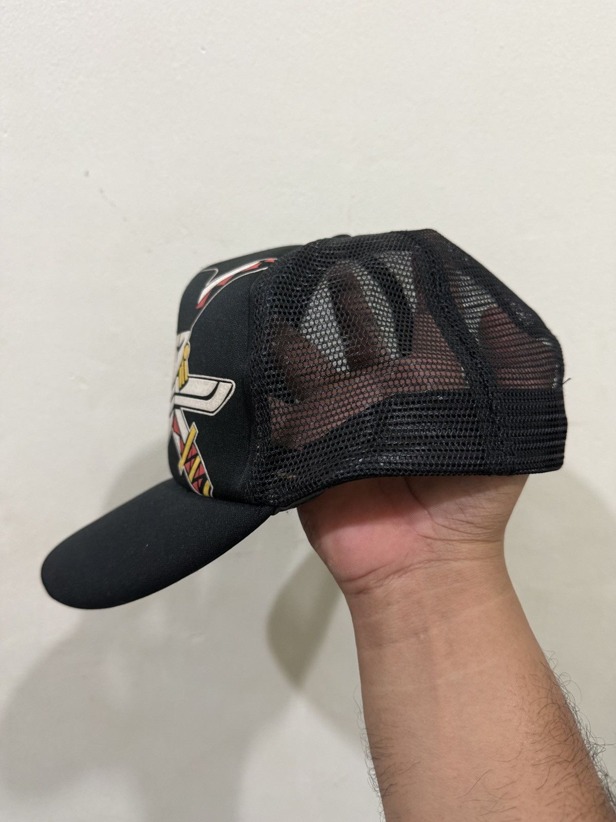 One Piece Vintage One Piece Trucker Hat Size ONE SIZE - 4 Thumbnail