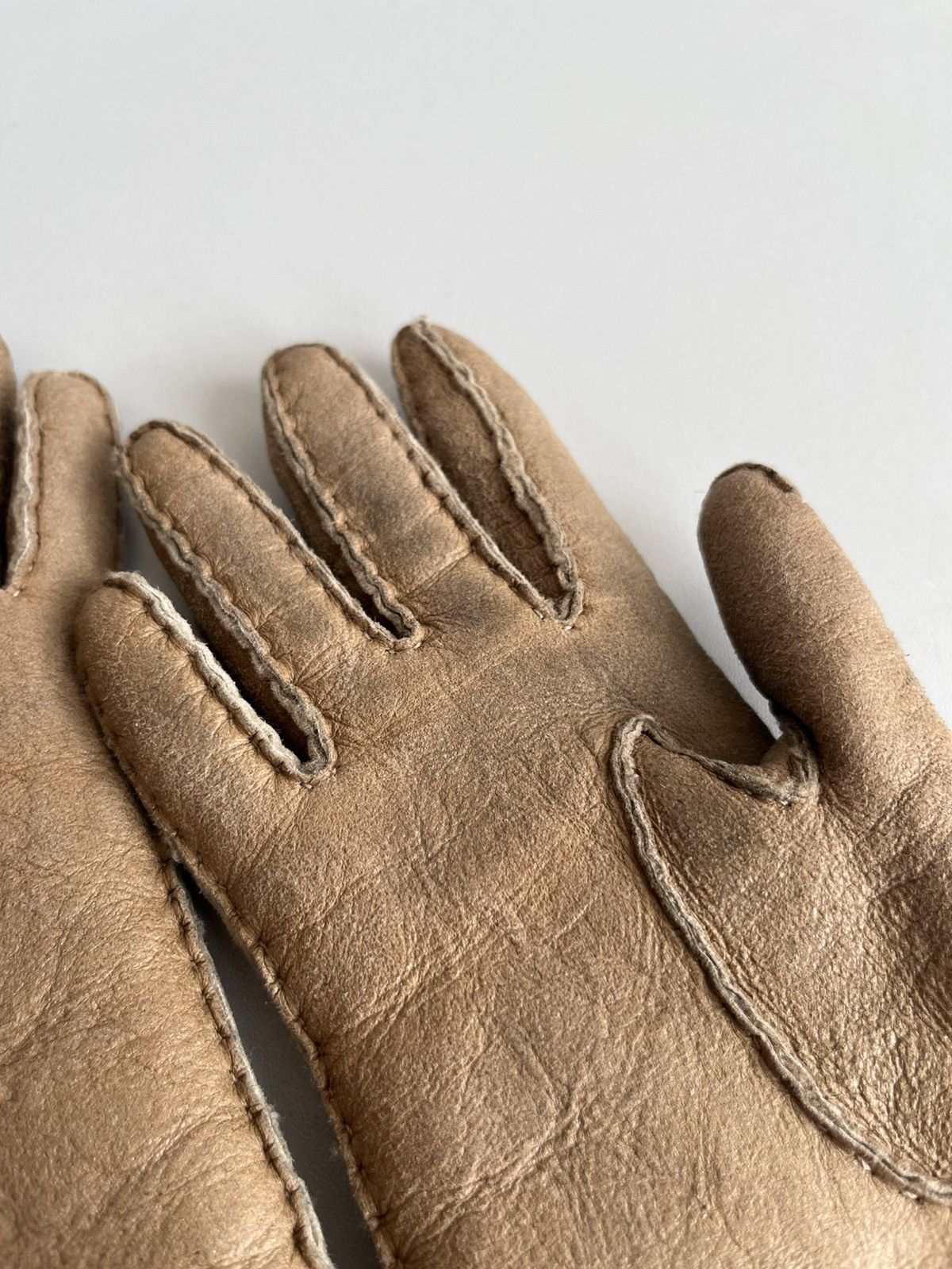 Jil Sander Archive Jil Sander AW05 hand stitched shearling gloves Size 28 - 12 Thumbnail