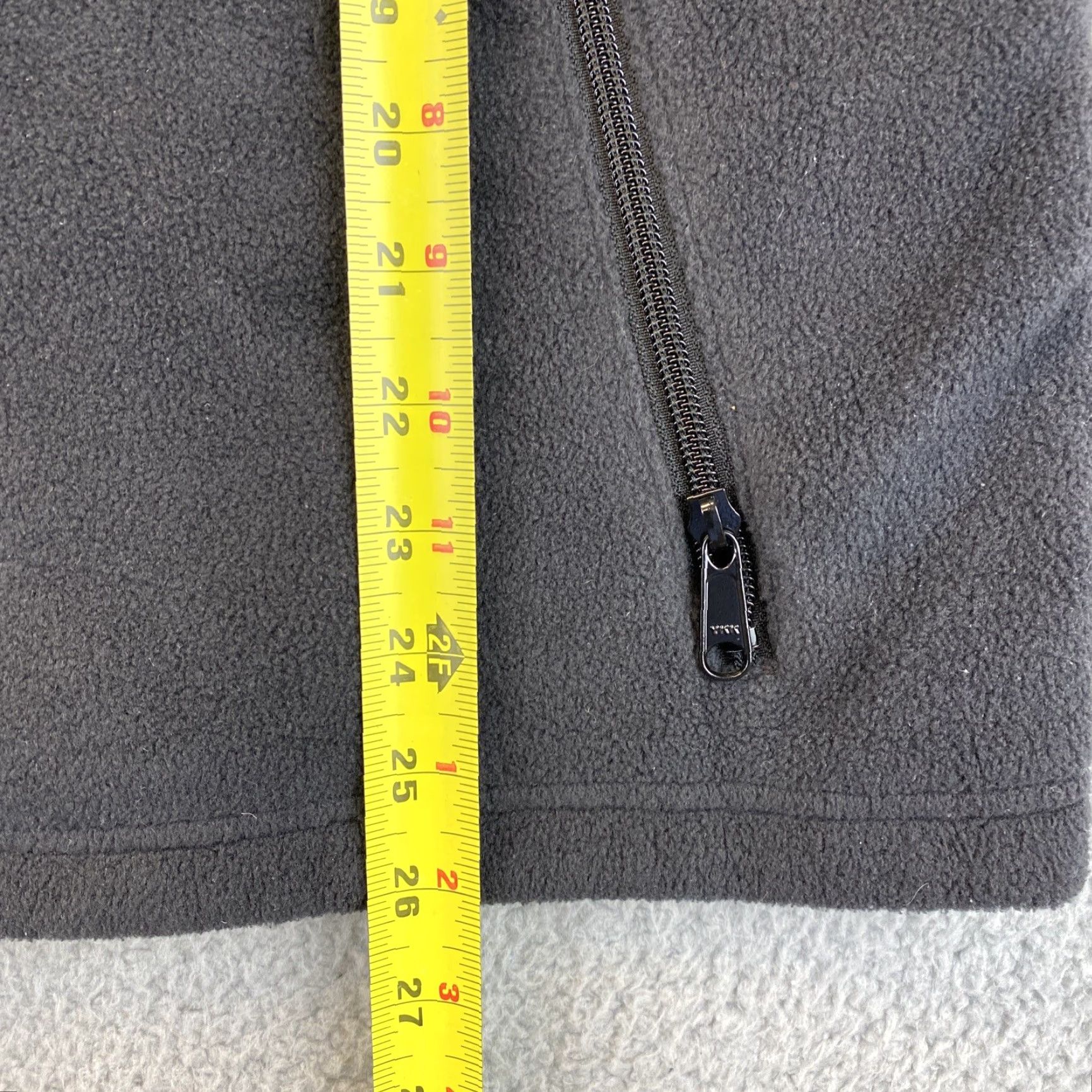 Vintage Columbia Fleece Vest mens size L Black Full Zip Up Pockets High Neck 52-23 Size US L / EU 52-54 / 3 - 5 Thumbnail