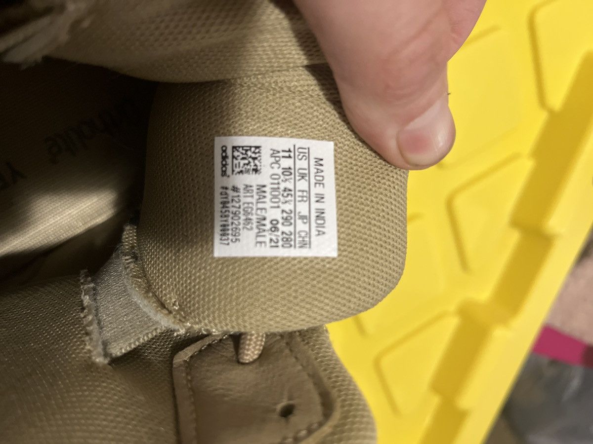 Yeezy Yeezy boots Size US 11 / EU 44 - 9 Thumbnail