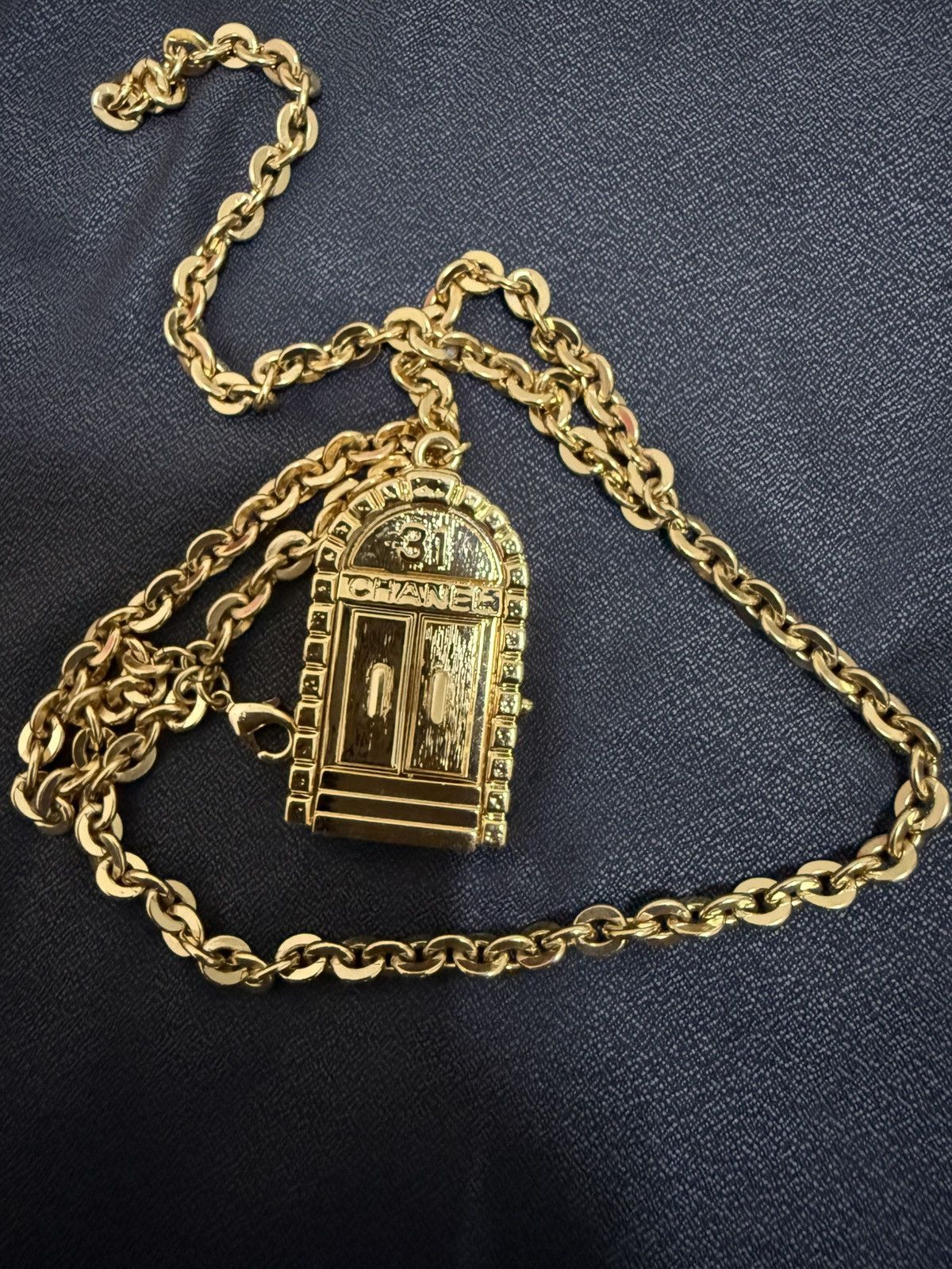 Chanel CHANEL Runway 31 Rue Cambon Door Long Necklace Gold Size ONE SIZE - 3 Thumbnail