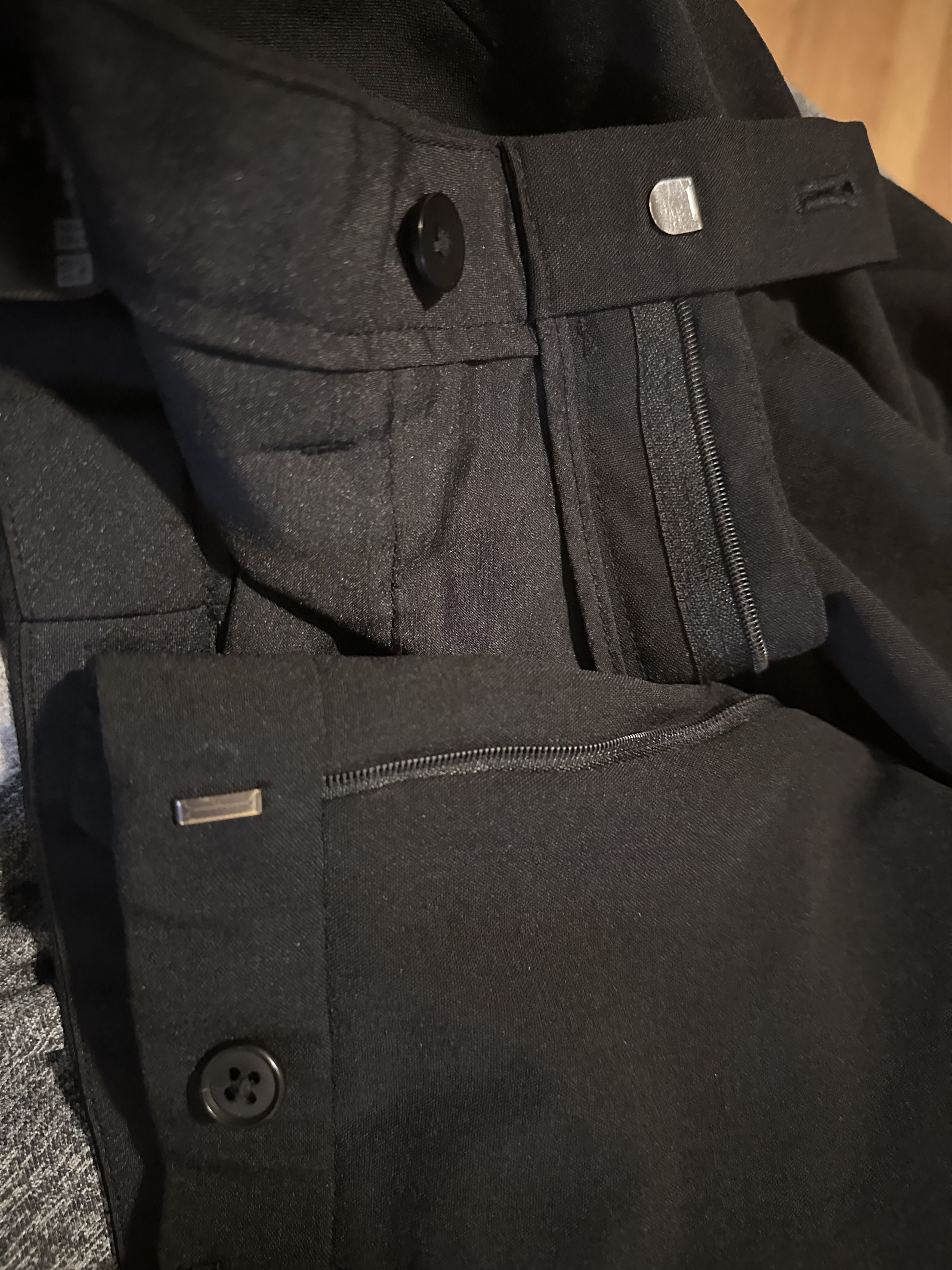 Uniqlo Uniqlo Black Pleated Miracle Air Pants (Purchased in Japan) Size US 32 / EU 48 - 8 Thumbnail