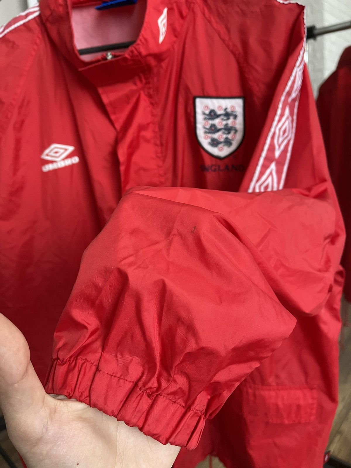 Umbro Umbro England Vintage Soccer Nylon Training Zip Jacket 90s Size US L / EU 52-54 / 3 - 20 Thumbnail