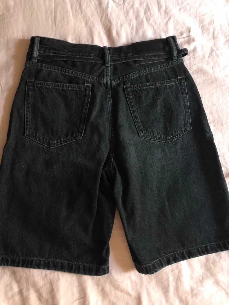 Acne Studios Acne Studios Black denim shorts Size US 28 / EU 44 - 2 Thumbnail