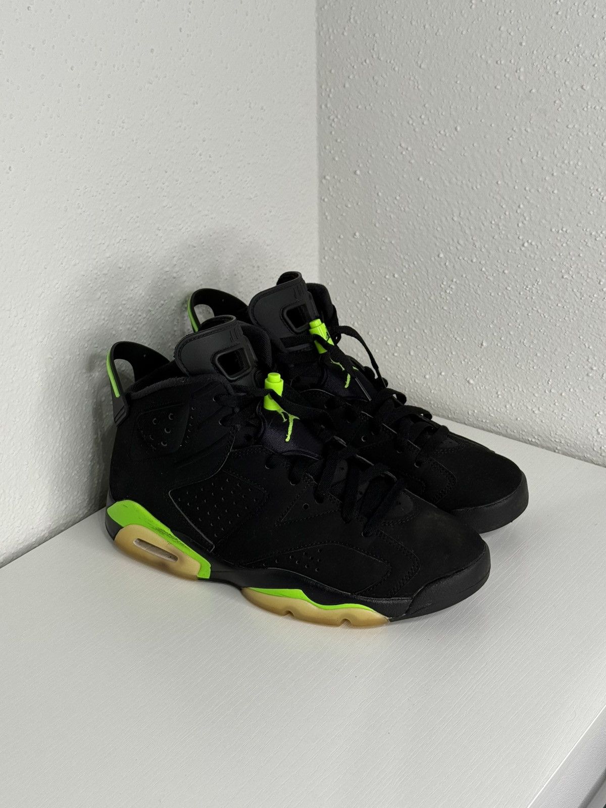 Jordan Brand Jordan 6 Retro Electric Green Size US 8 / EU 41 - 1 Thumbnail