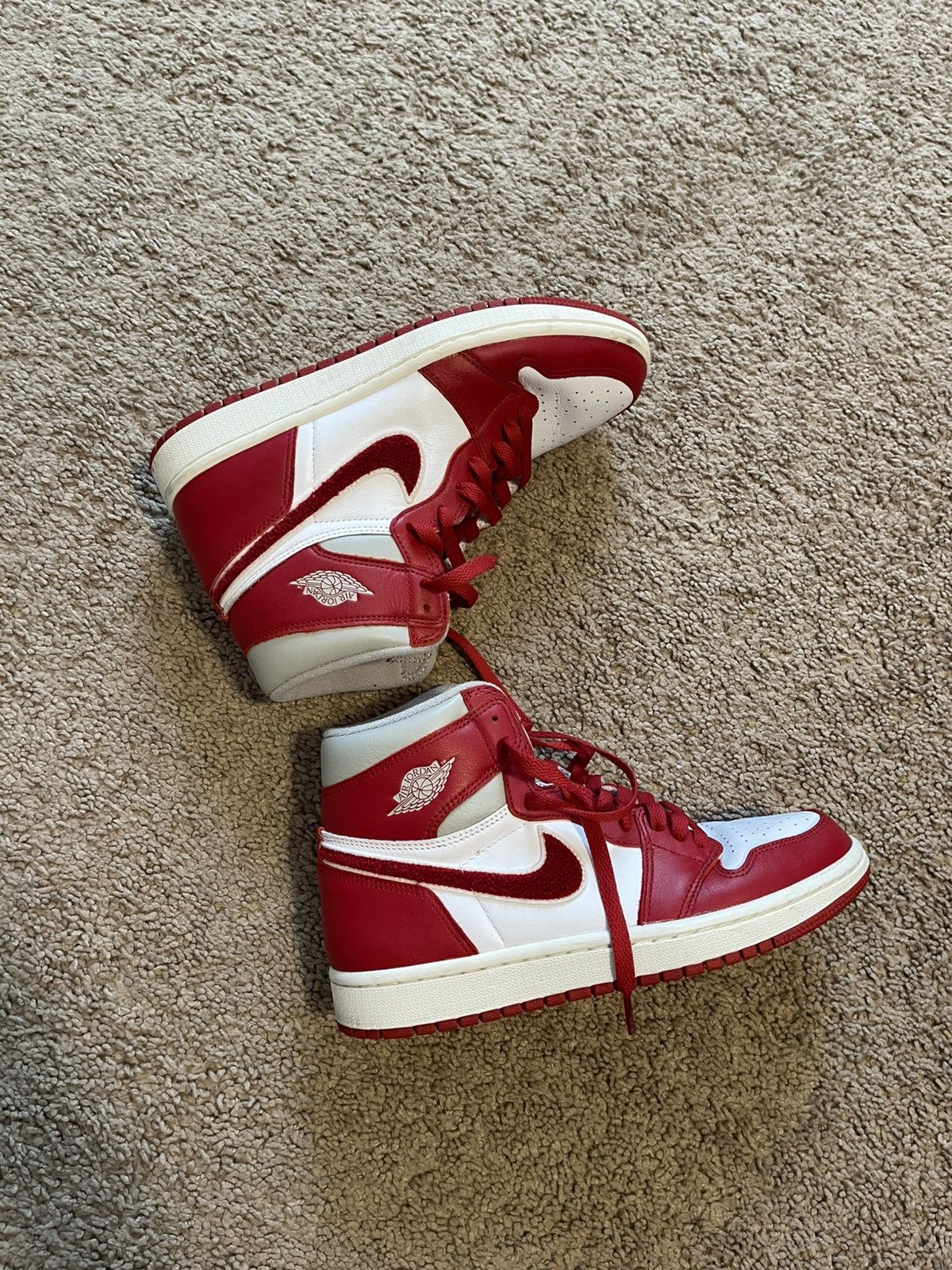 Jordan Brand Womens Jordan 1 Newstalgia Chenille Size US 8 / IT 38 - 2 Thumbnail