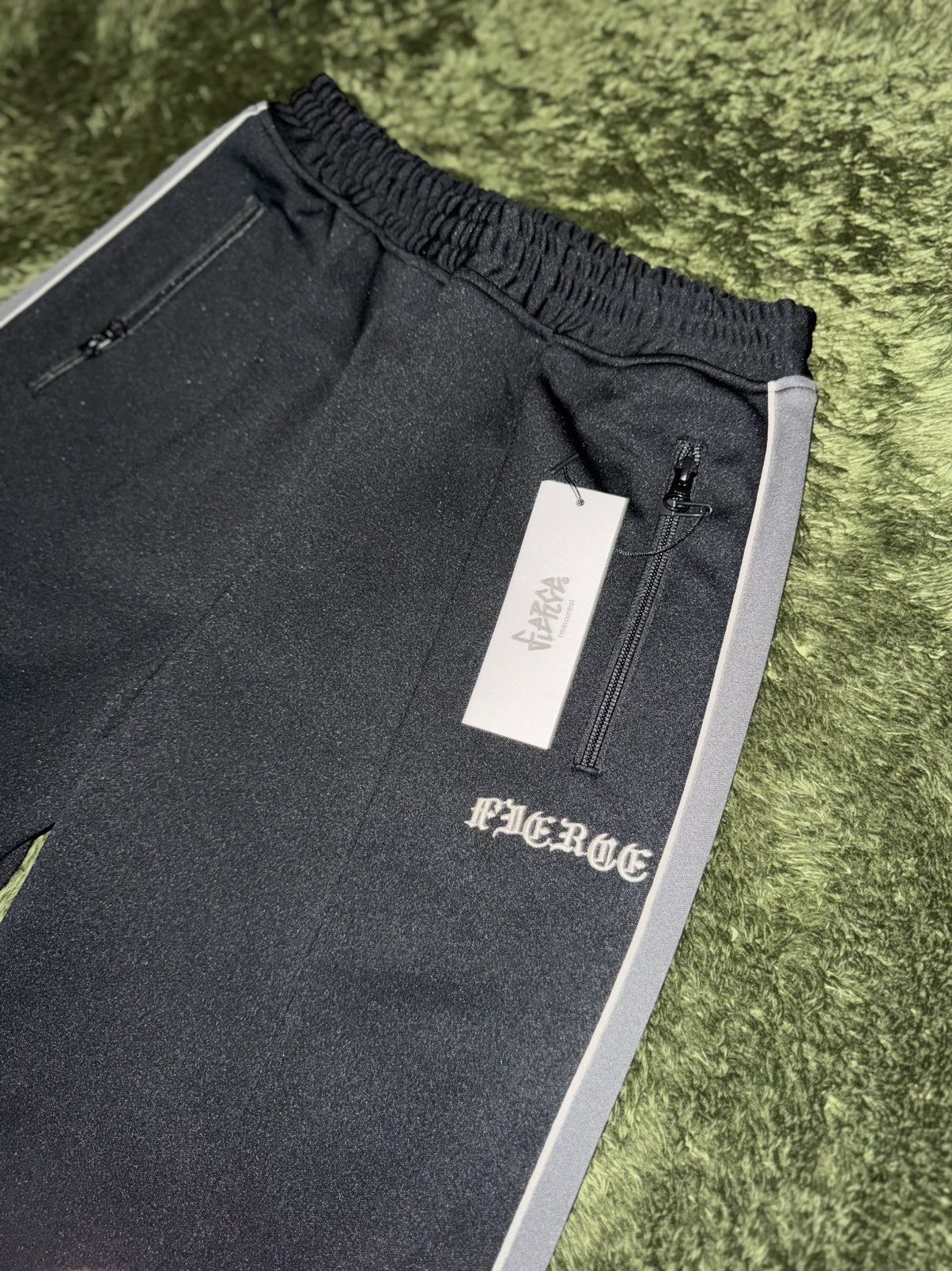Japanese Brand [S] Fierce Embroidered Logo Playing Track Pants Black Size US 32 / EU 48 - 2 Thumbnail