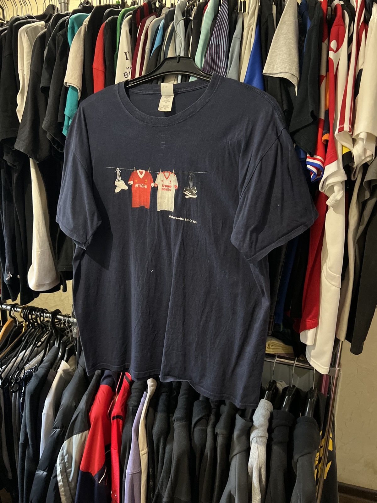 Vintage VINTAGE OUR FAVOURITE BIT OF KITS GRAPHIC AOP T SHIRT Size US XL / EU 56 / 4 - 1 Thumbnail